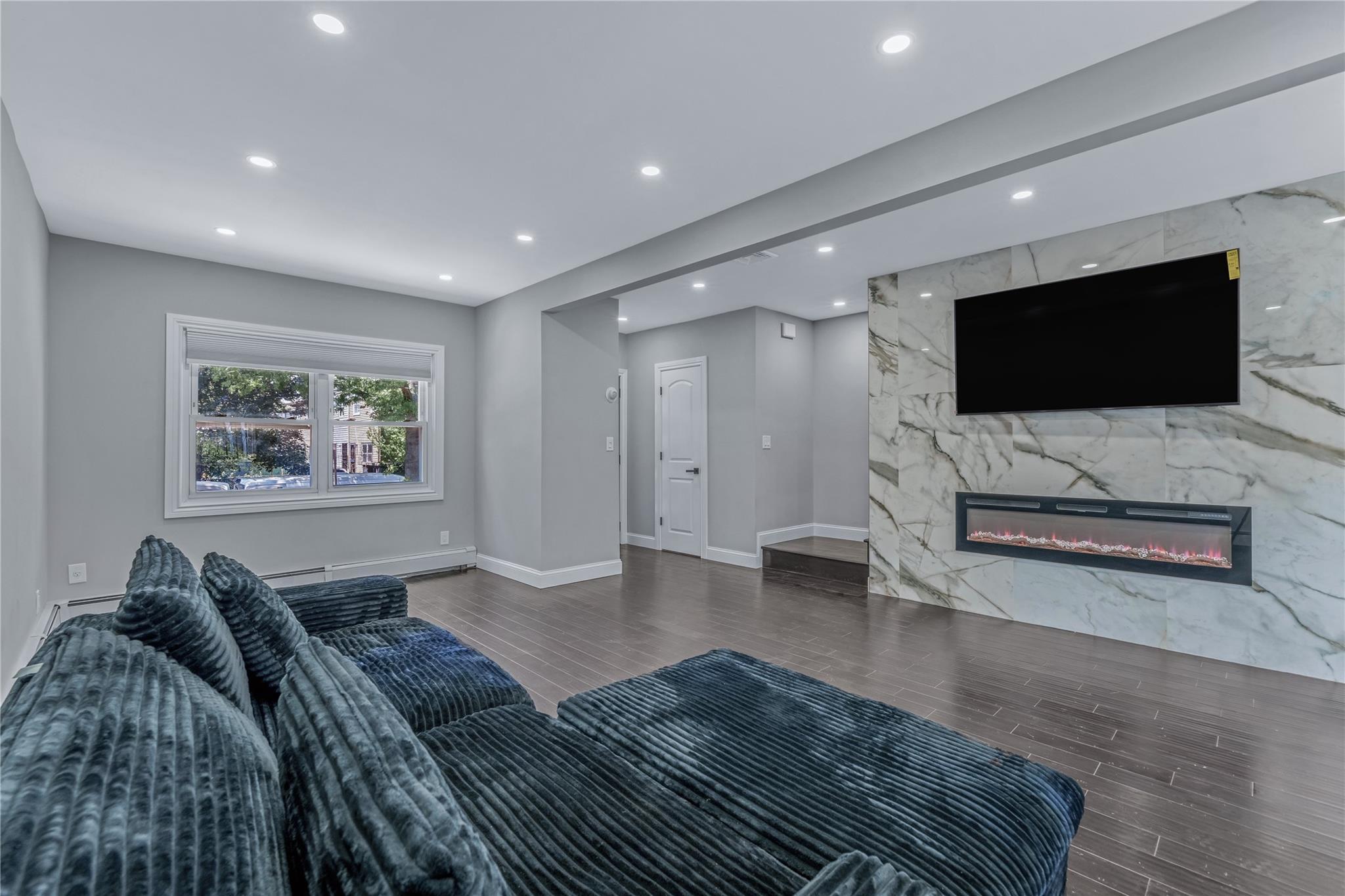 Single Family Essex  Brooklyn, NY 11208, MLS-881435-9