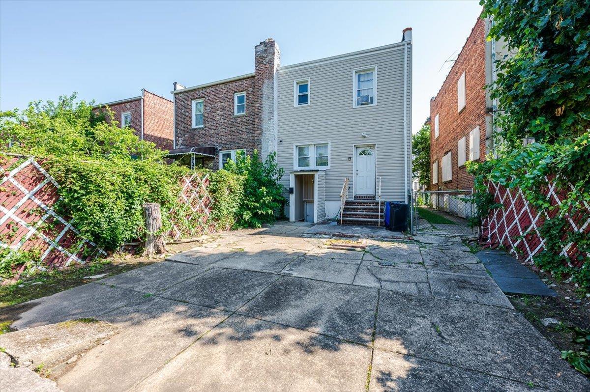 Single Family Westgate  Queens, NY 11413, MLS-881479-21