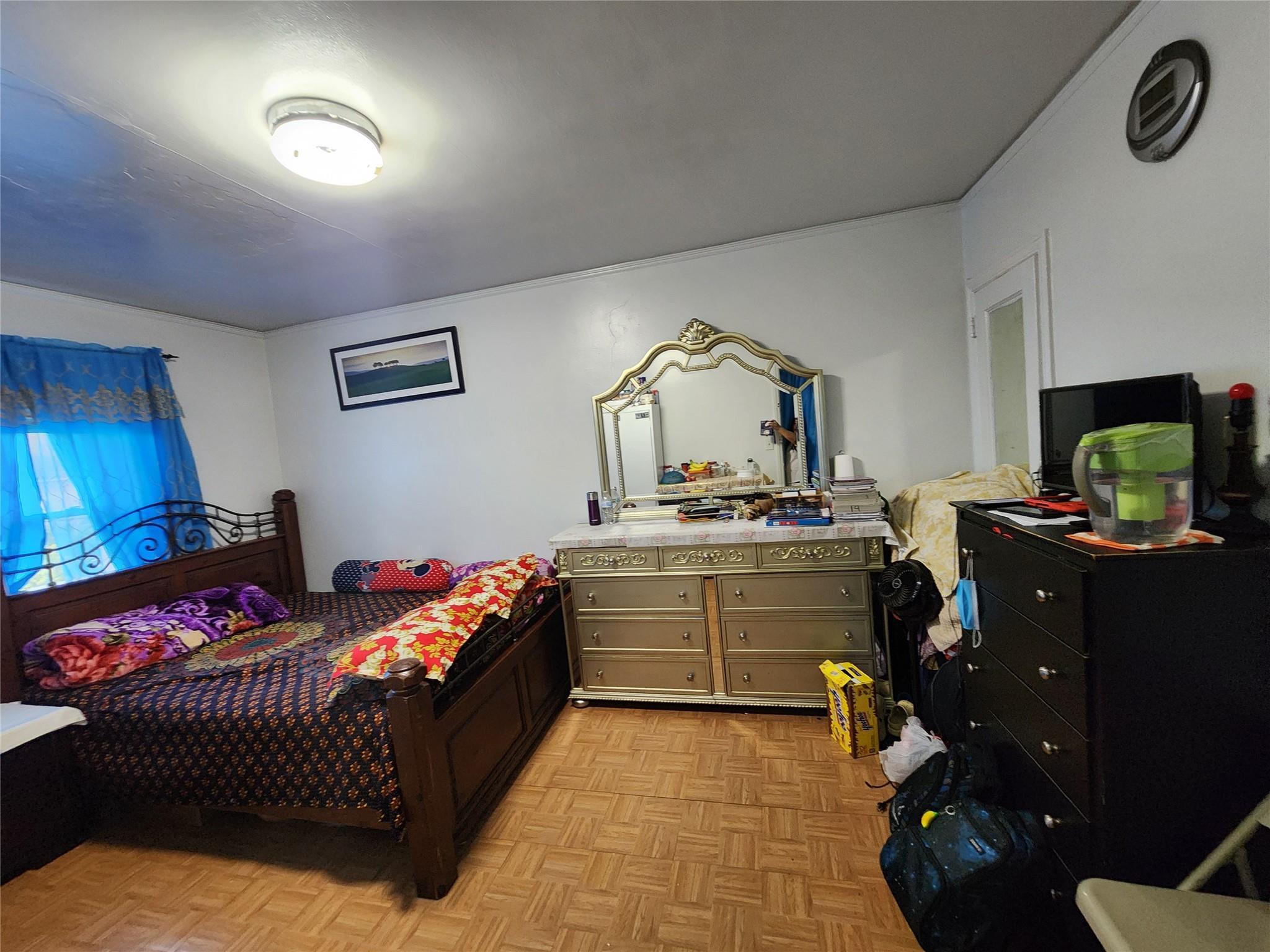 Single Family Hollis  Queens, NY 11412, MLS-881561-3