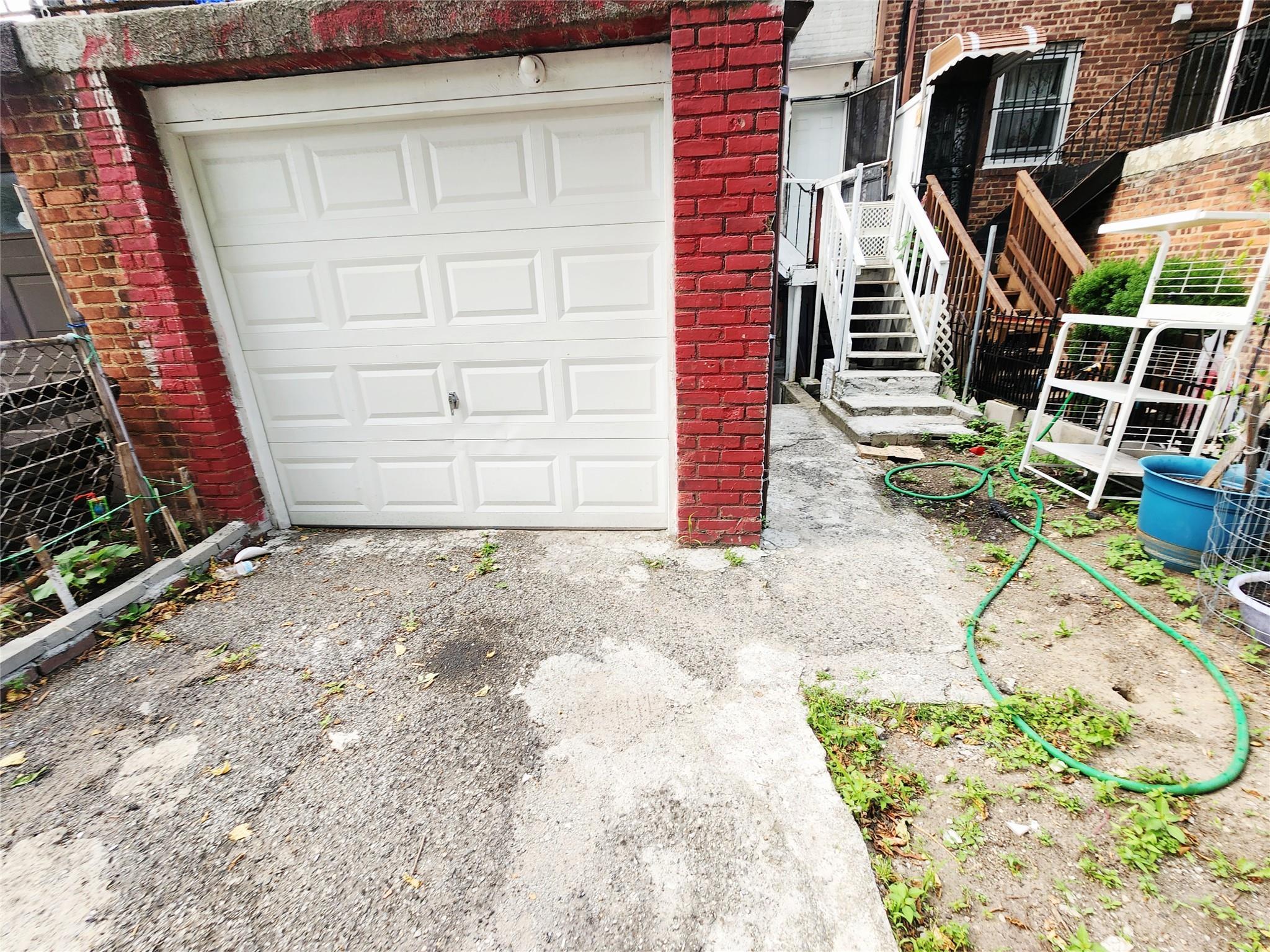 Single Family Hollis  Queens, NY 11412, MLS-881561-5