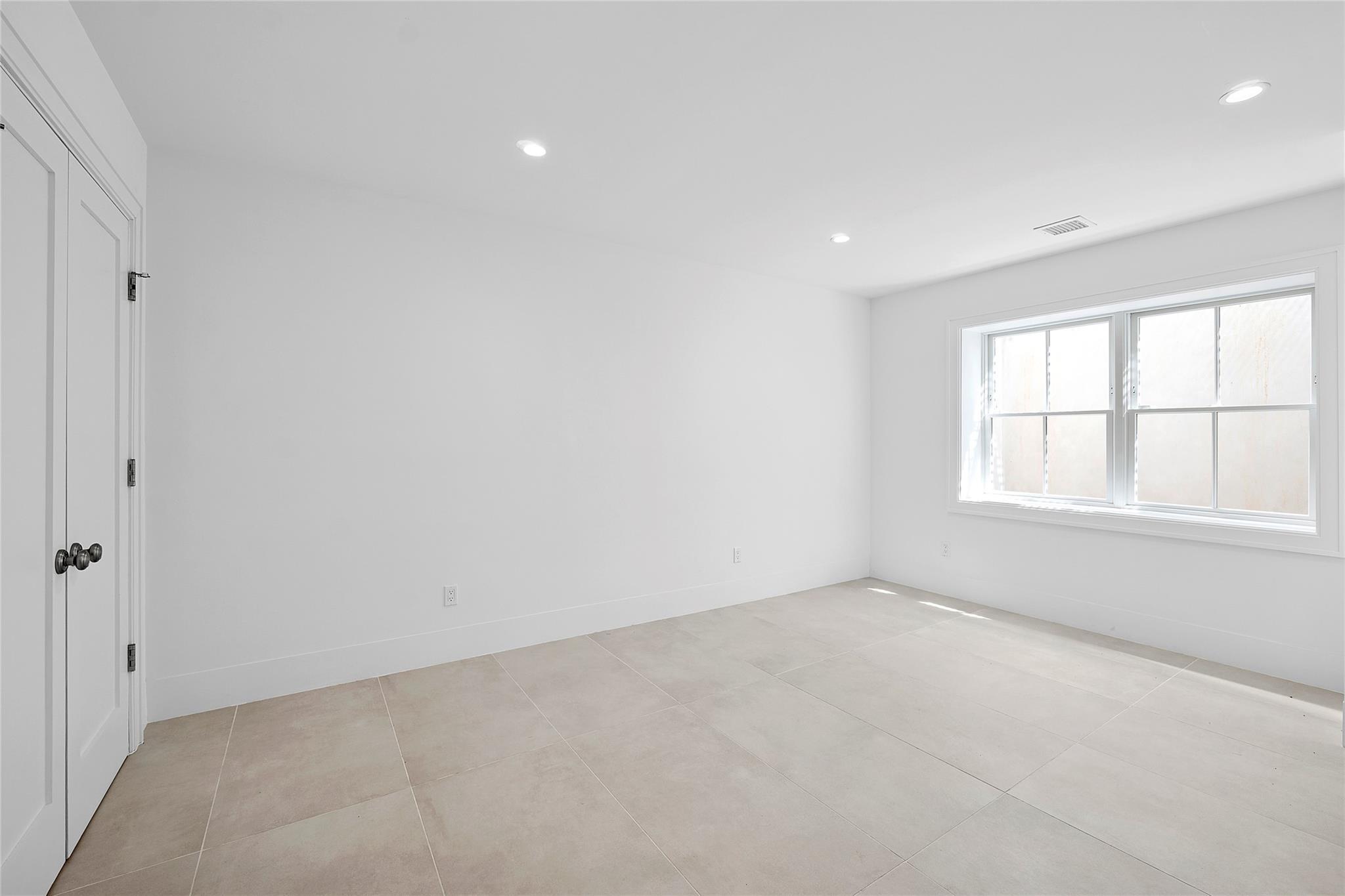 Single Family Hampton  Suffolk County, NY 11963, MLS-881577-23