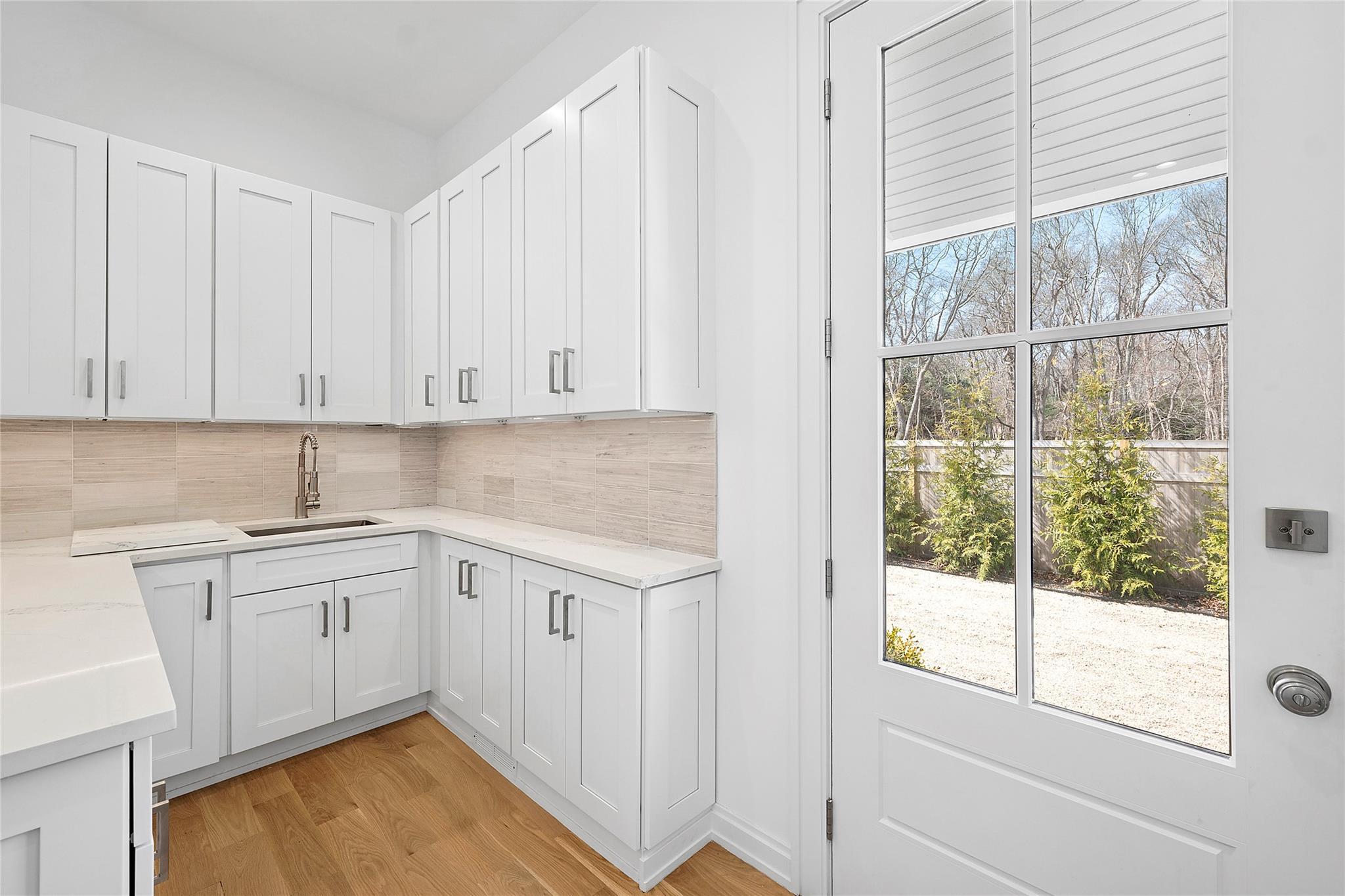 Single Family Hampton  Suffolk County, NY 11963, MLS-881577-8
