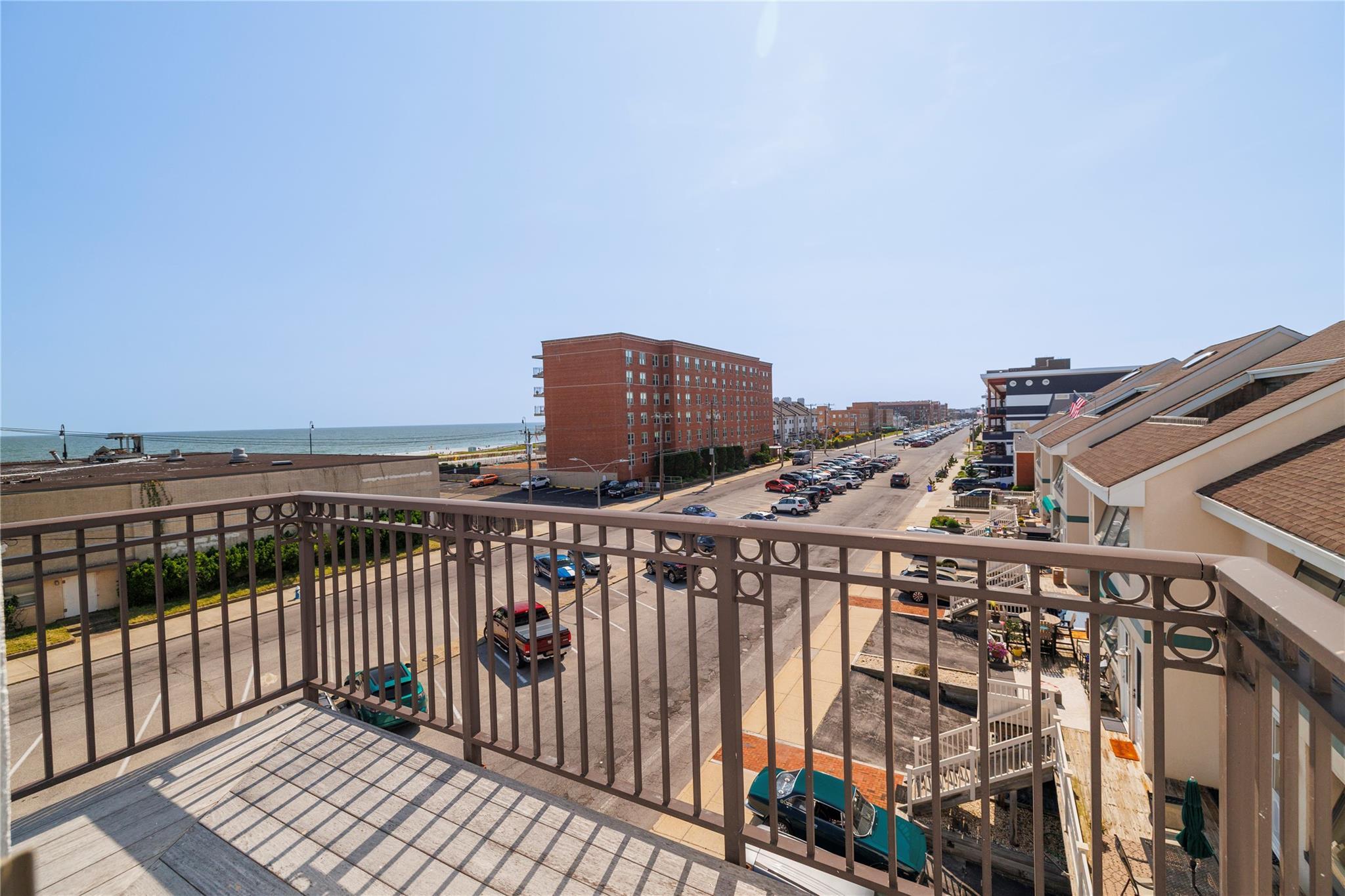 Condo Broadway  Nassau County, NY 11561, MLS-881587-11