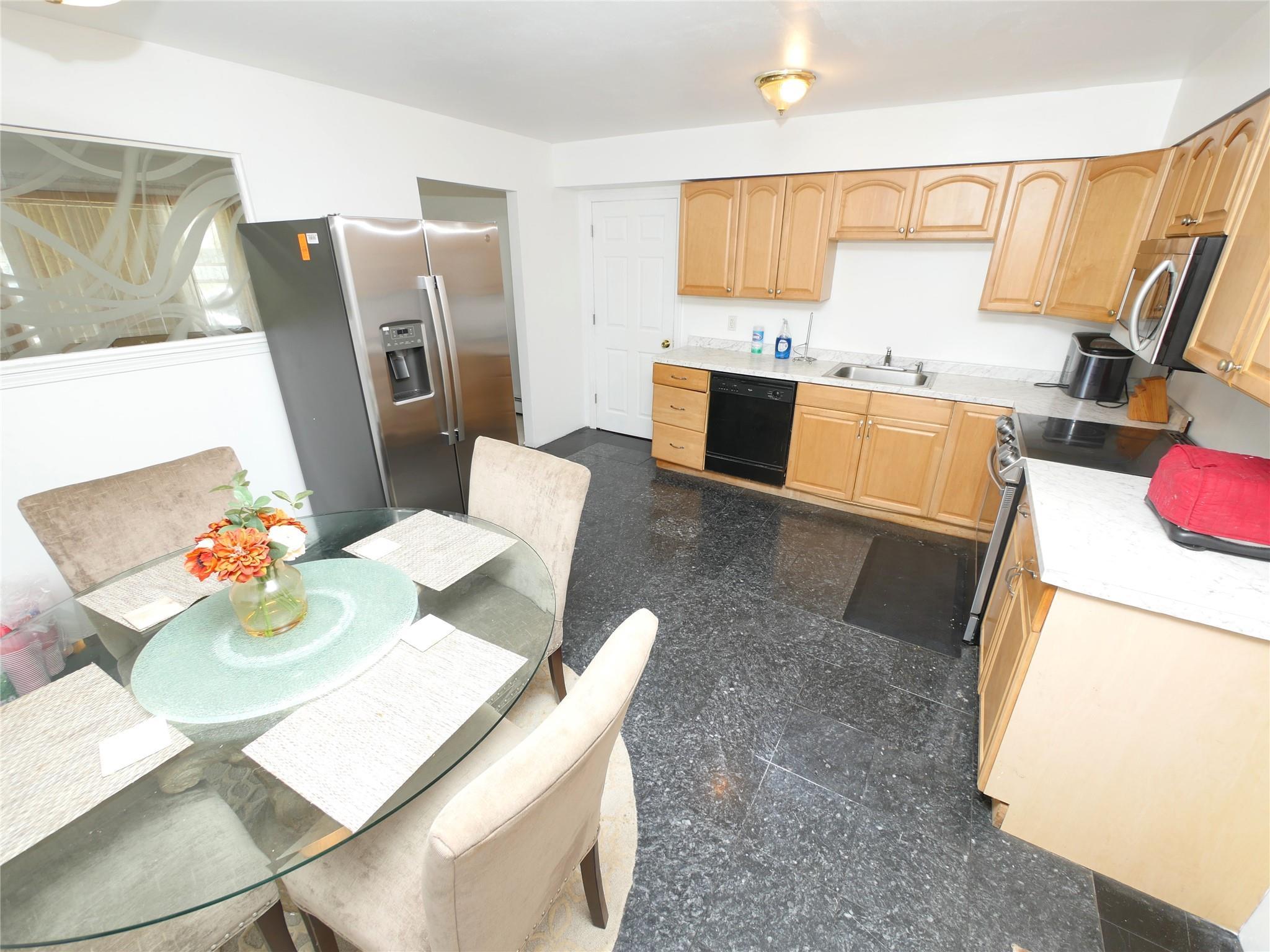 Single Family Wards  Suffolk County, NY 11713, MLS-881679-5