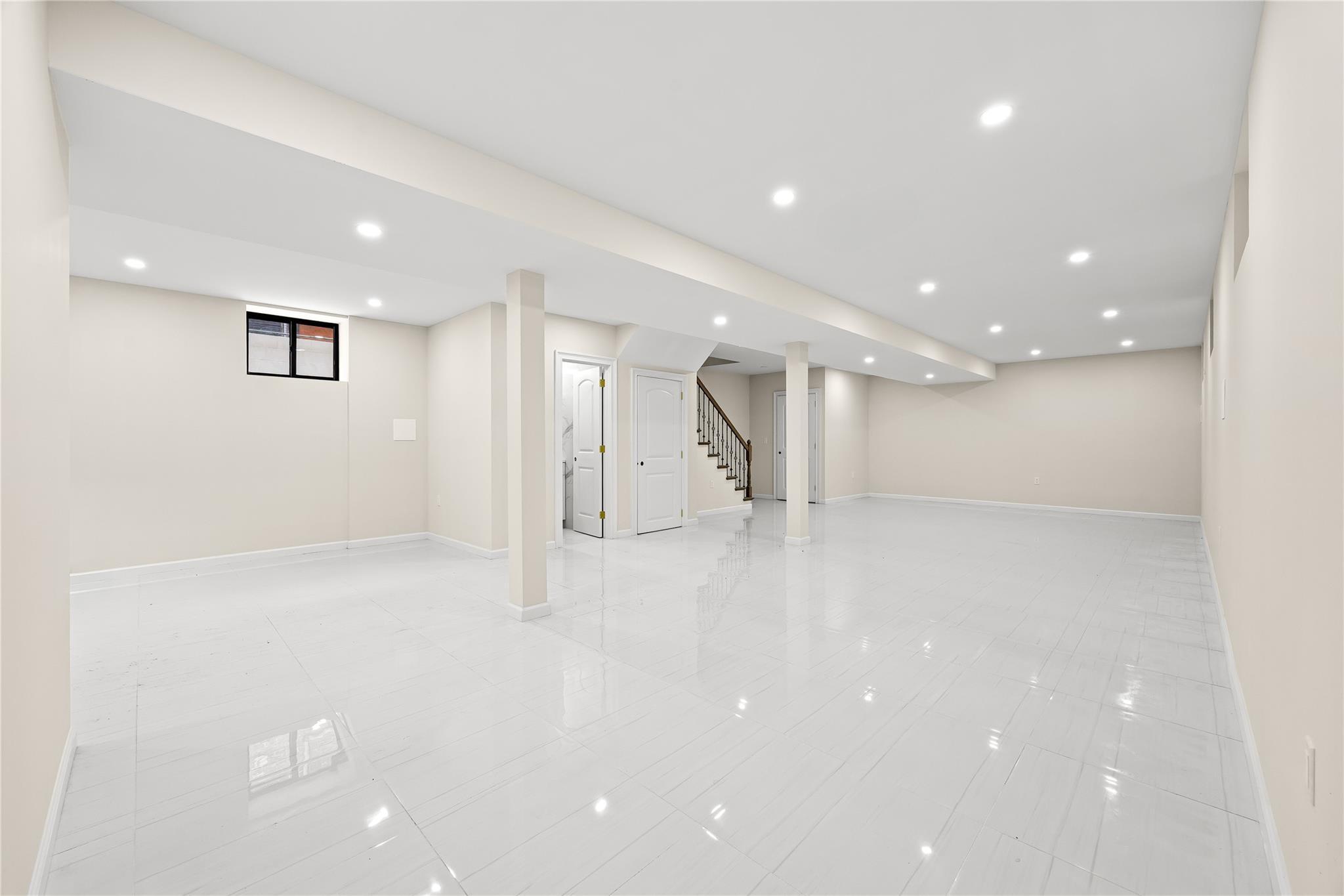 Single Family 28th  Queens, NY 11355, MLS-881692-25