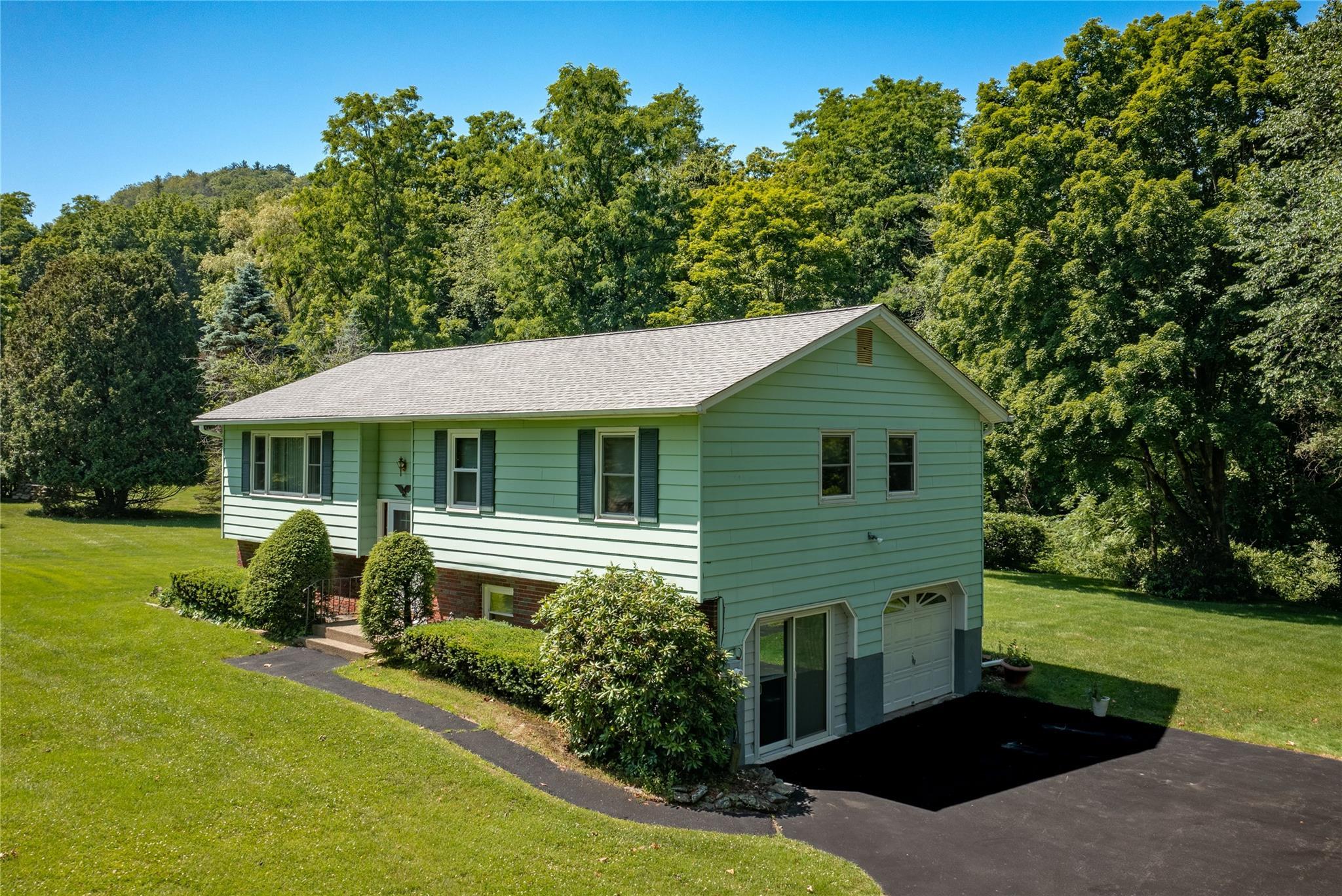Single Family Cavelo  Dutchess County, NY 12594, MLS-881694-2