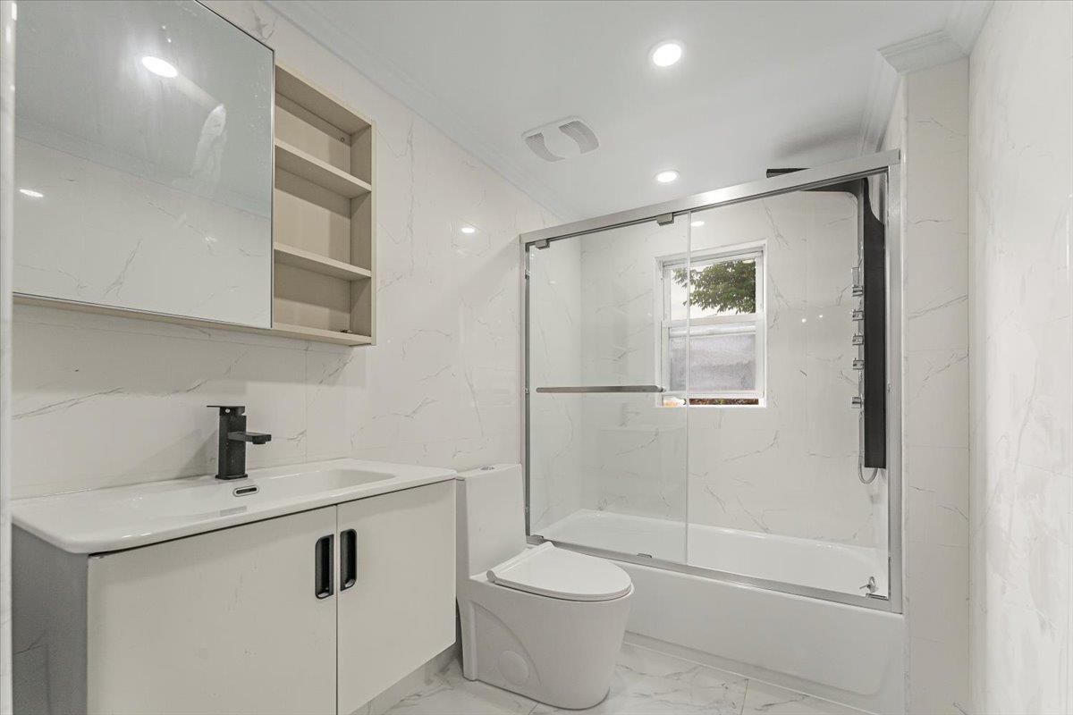 Single Family Lacombe  Bronx, NY 10473, MLS-881733-10