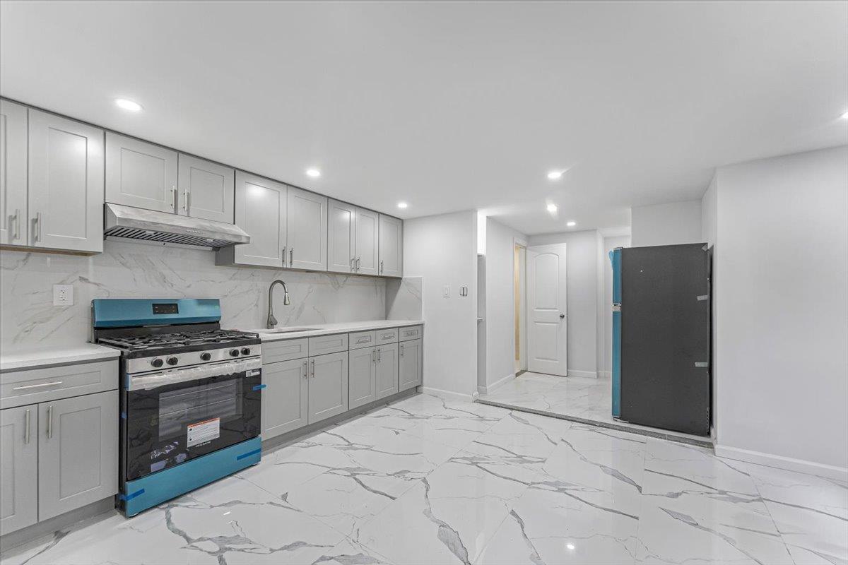 Single Family Lacombe  Bronx, NY 10473, MLS-881733-7