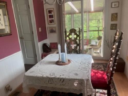 Single Family Old Country  Suffolk County, NY 11901, MLS-881749-10