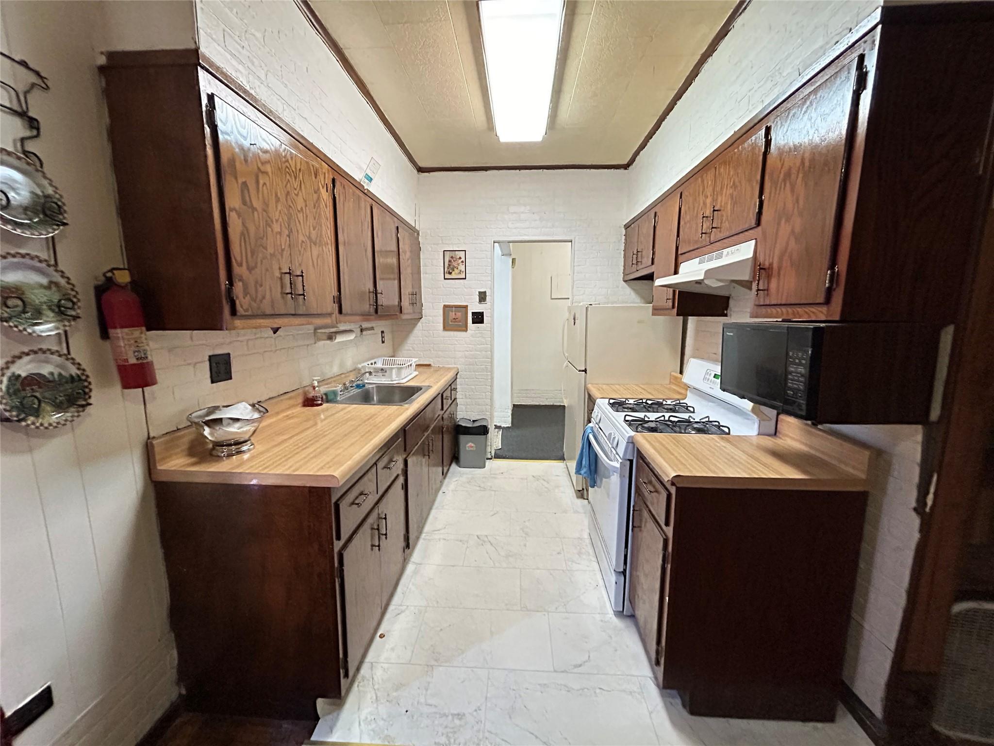 Coop Matthews  Bronx, NY 10467, MLS-881756-3