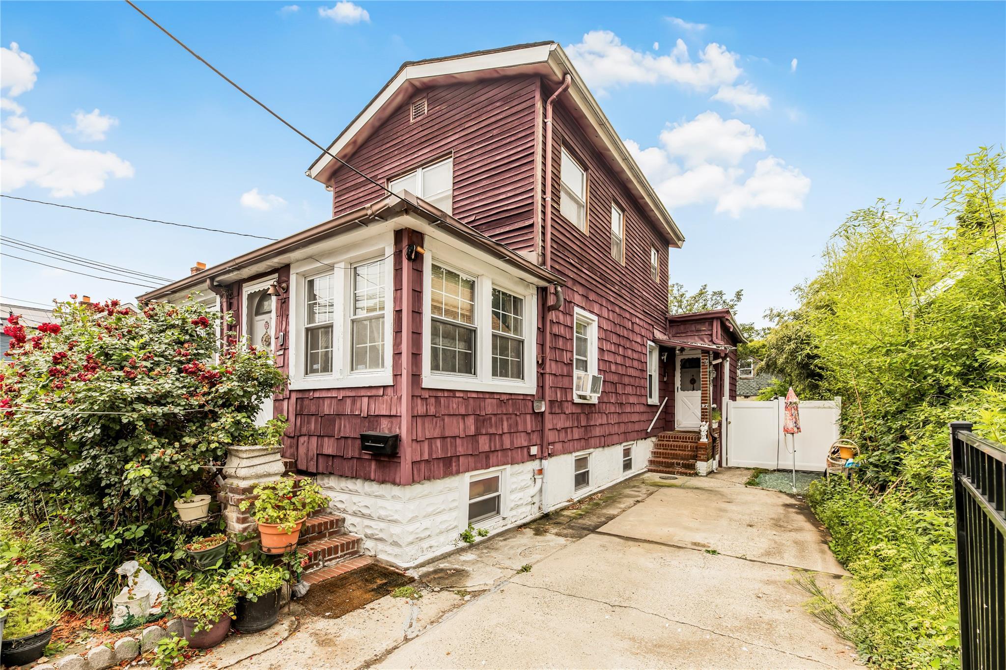 Single Family Hawkins  Bronx, NY 10464, MLS-881773-2