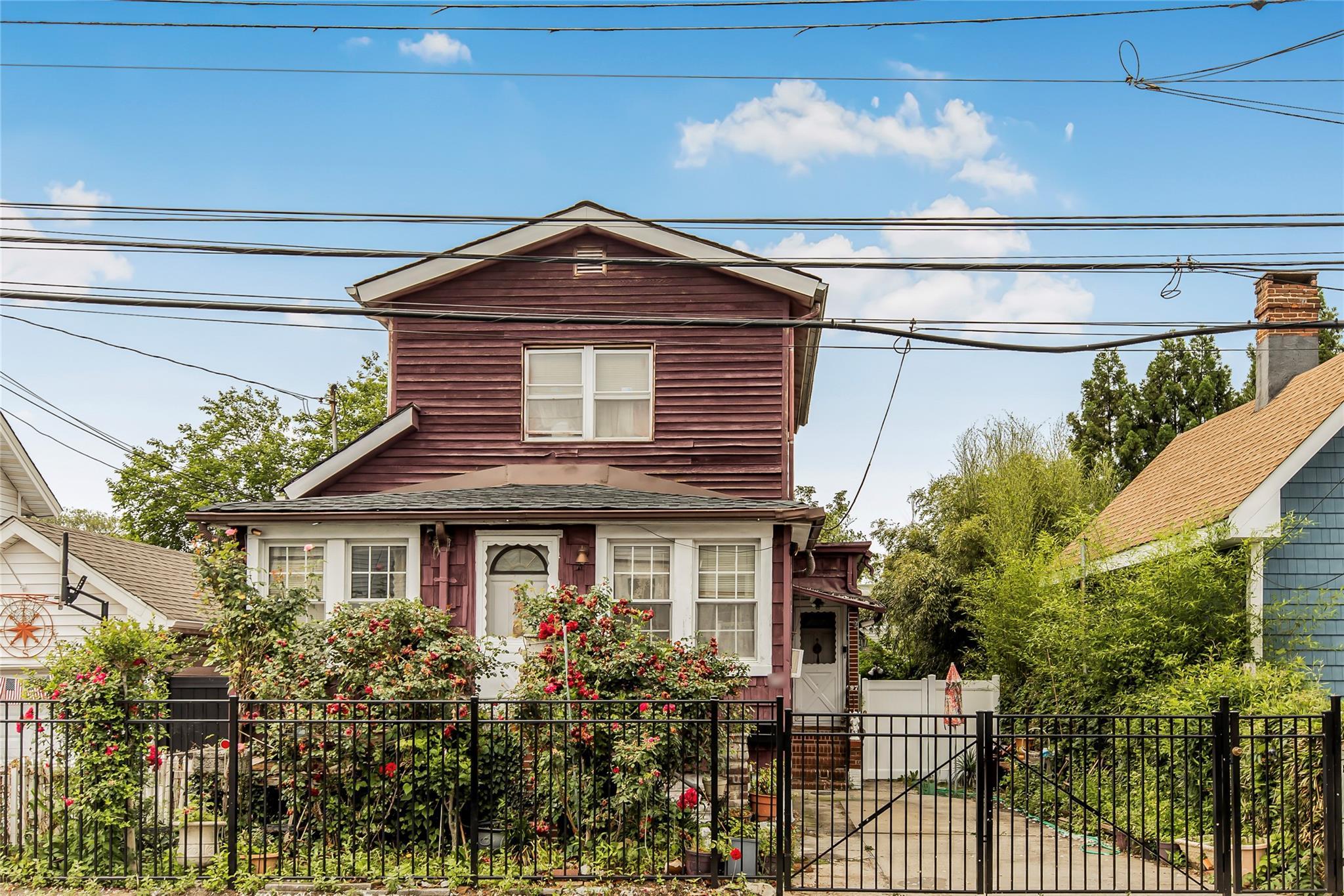 Single Family Hawkins  Bronx, NY 10464, MLS-881773-22