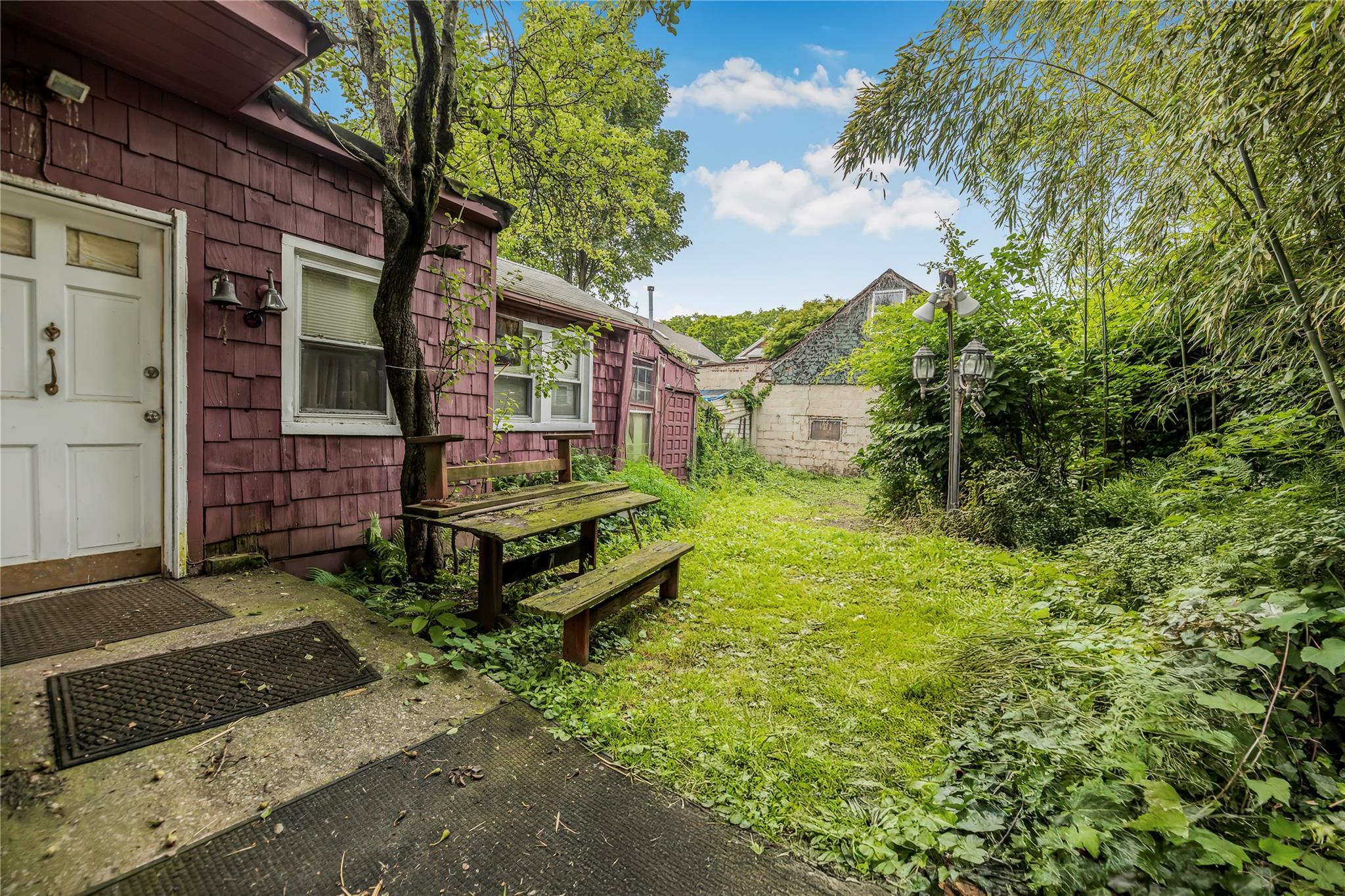 Single Family Hawkins  Bronx, NY 10464, MLS-881773-23