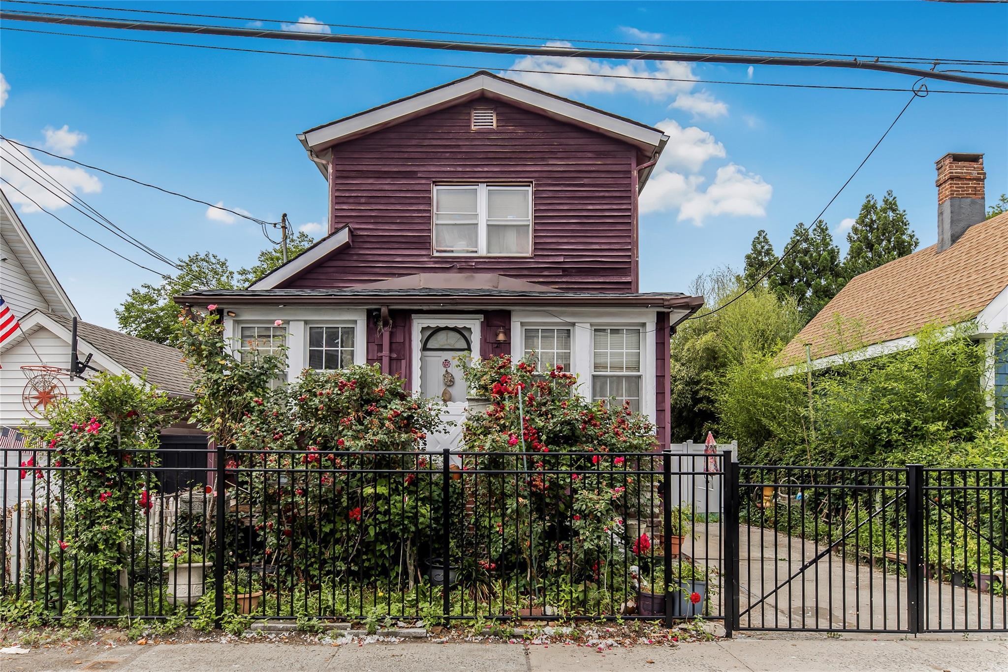 Single Family Hawkins  Bronx, NY 10464, MLS-881773-5