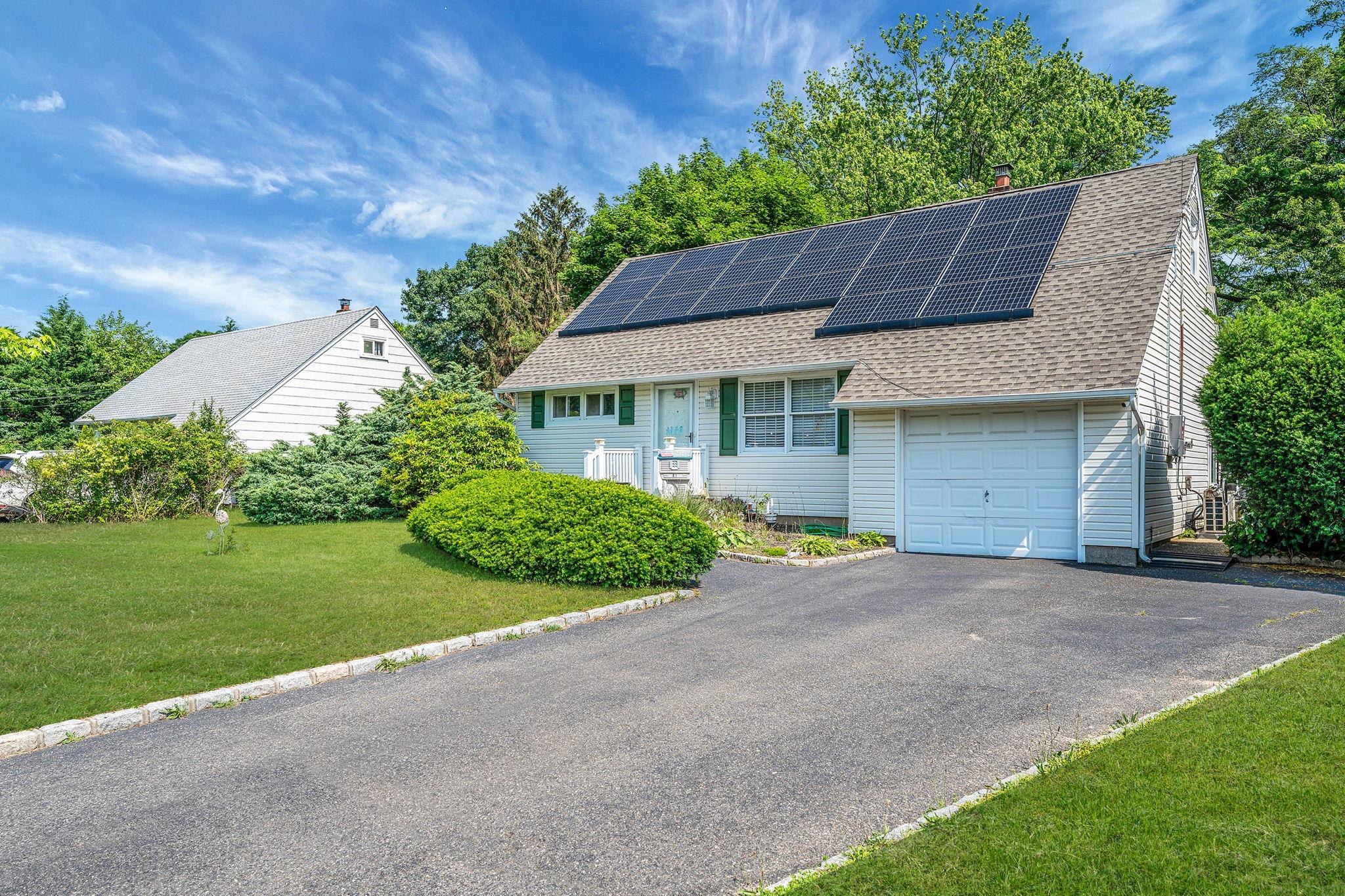 Single Family Lakeland  Suffolk County, NY 11706, MLS-881788-11