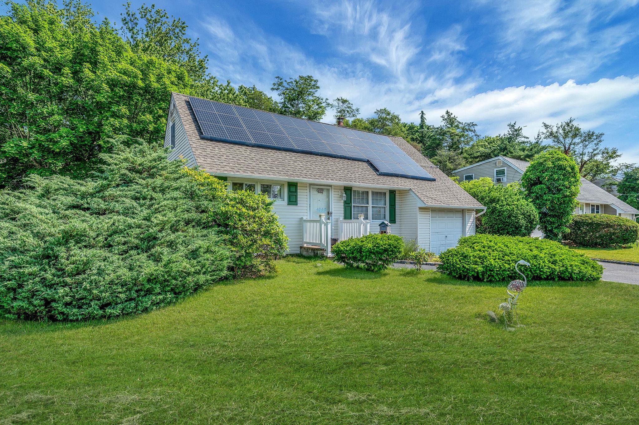Single Family Lakeland  Suffolk County, NY 11706, MLS-881788-13