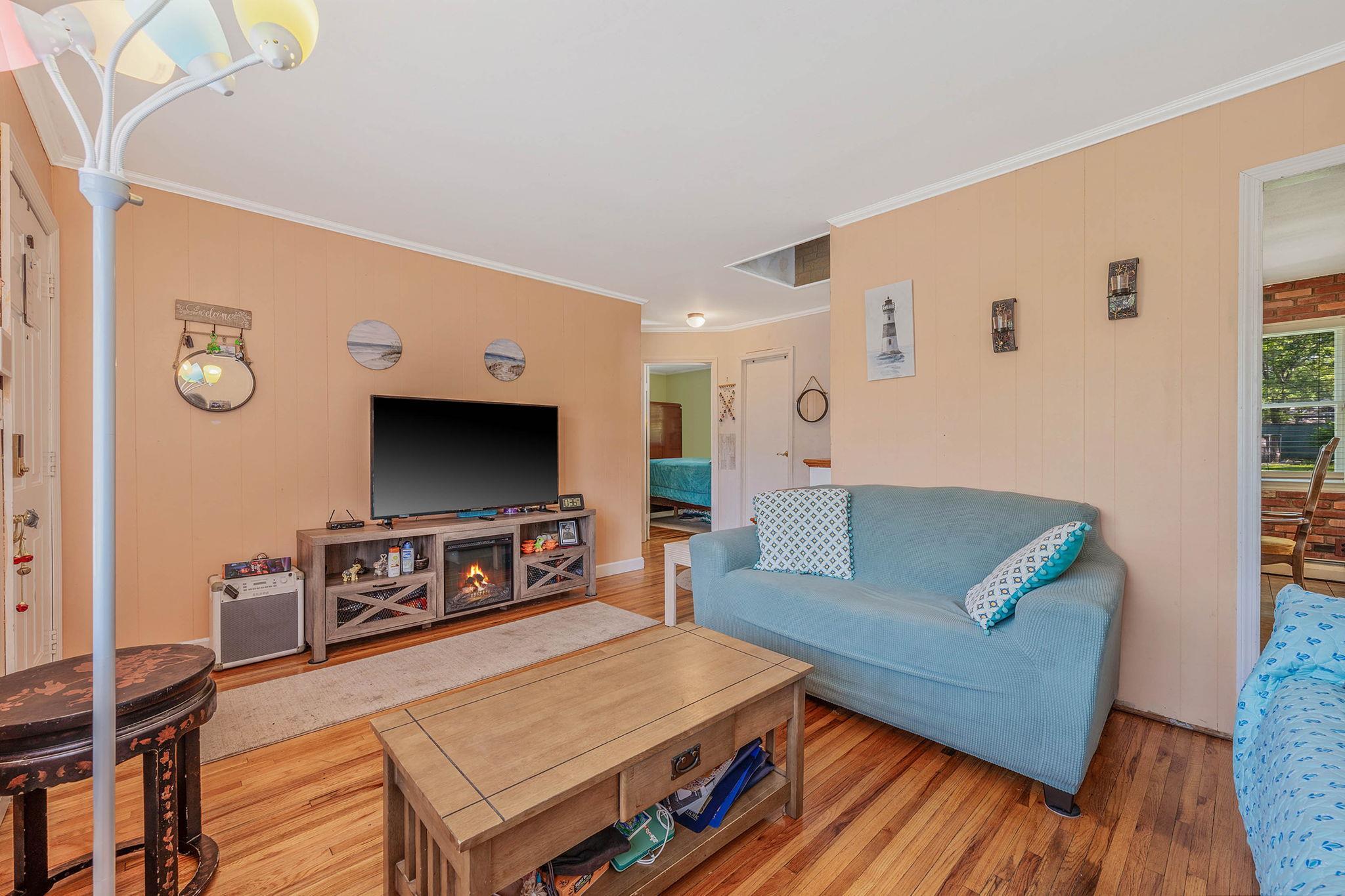 Single Family Lakeland  Suffolk County, NY 11706, MLS-881788-24
