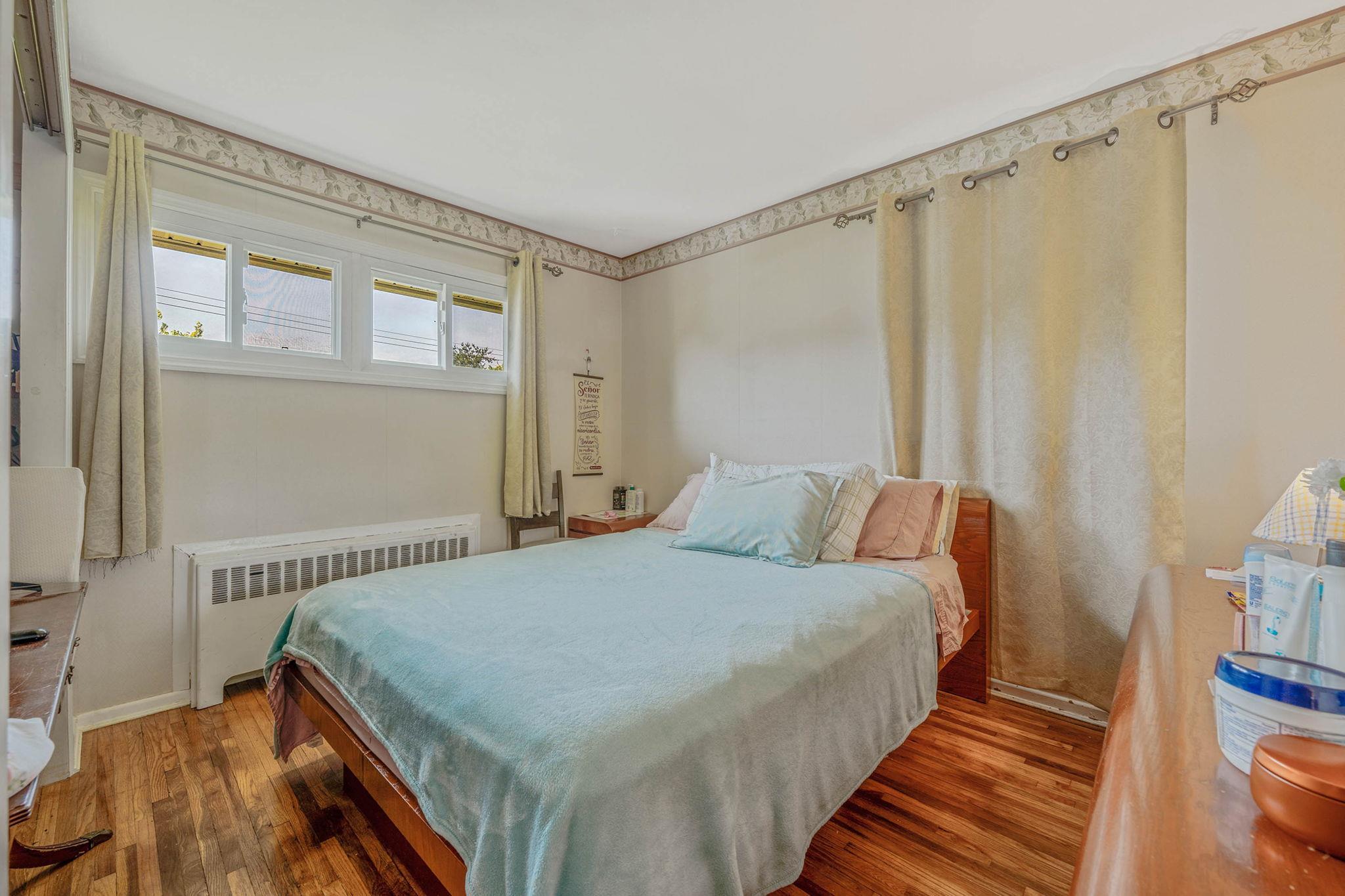 Single Family Lakeland  Suffolk County, NY 11706, MLS-881788-25