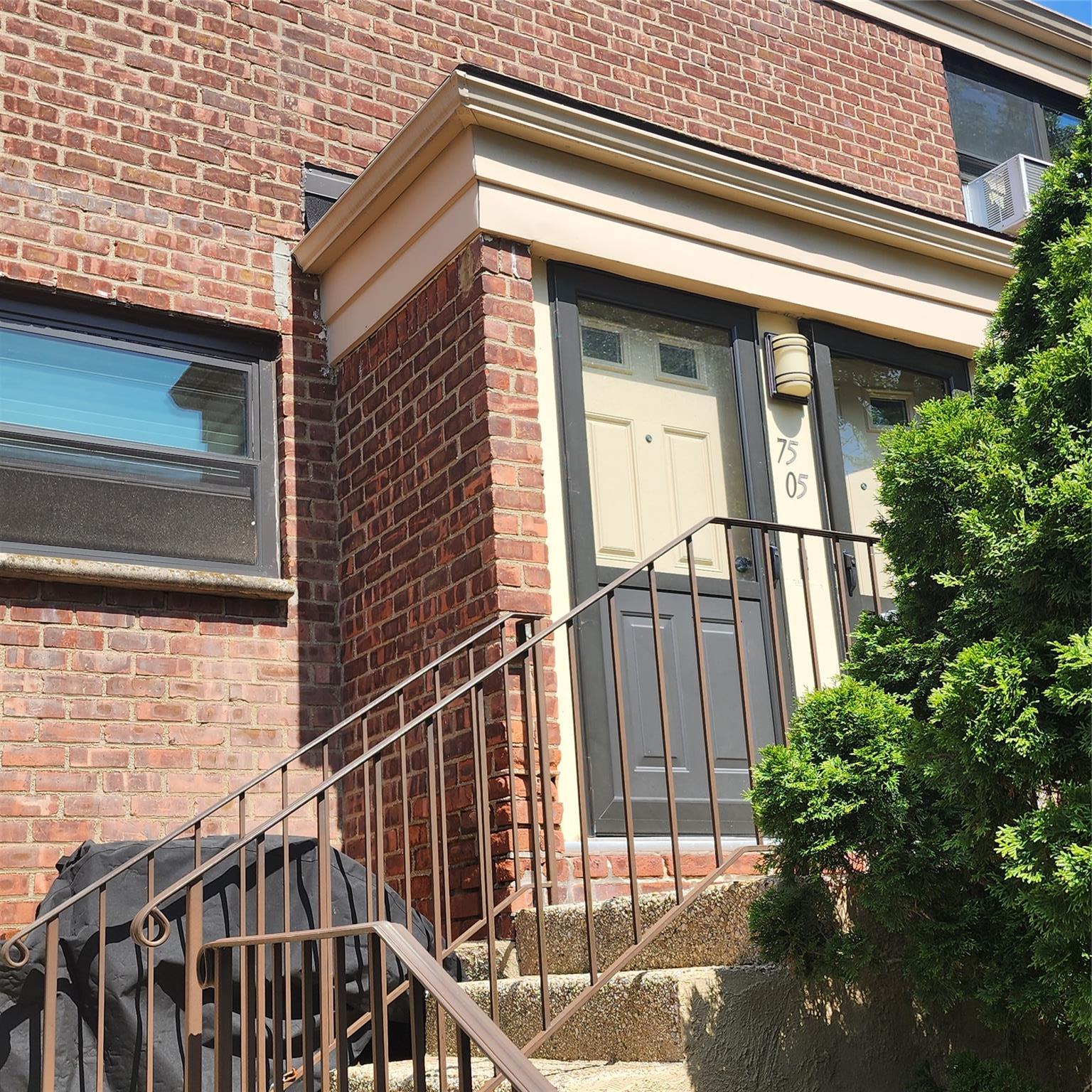 Coop 217th Street  Queens, NY 11364, MLS-881791-3