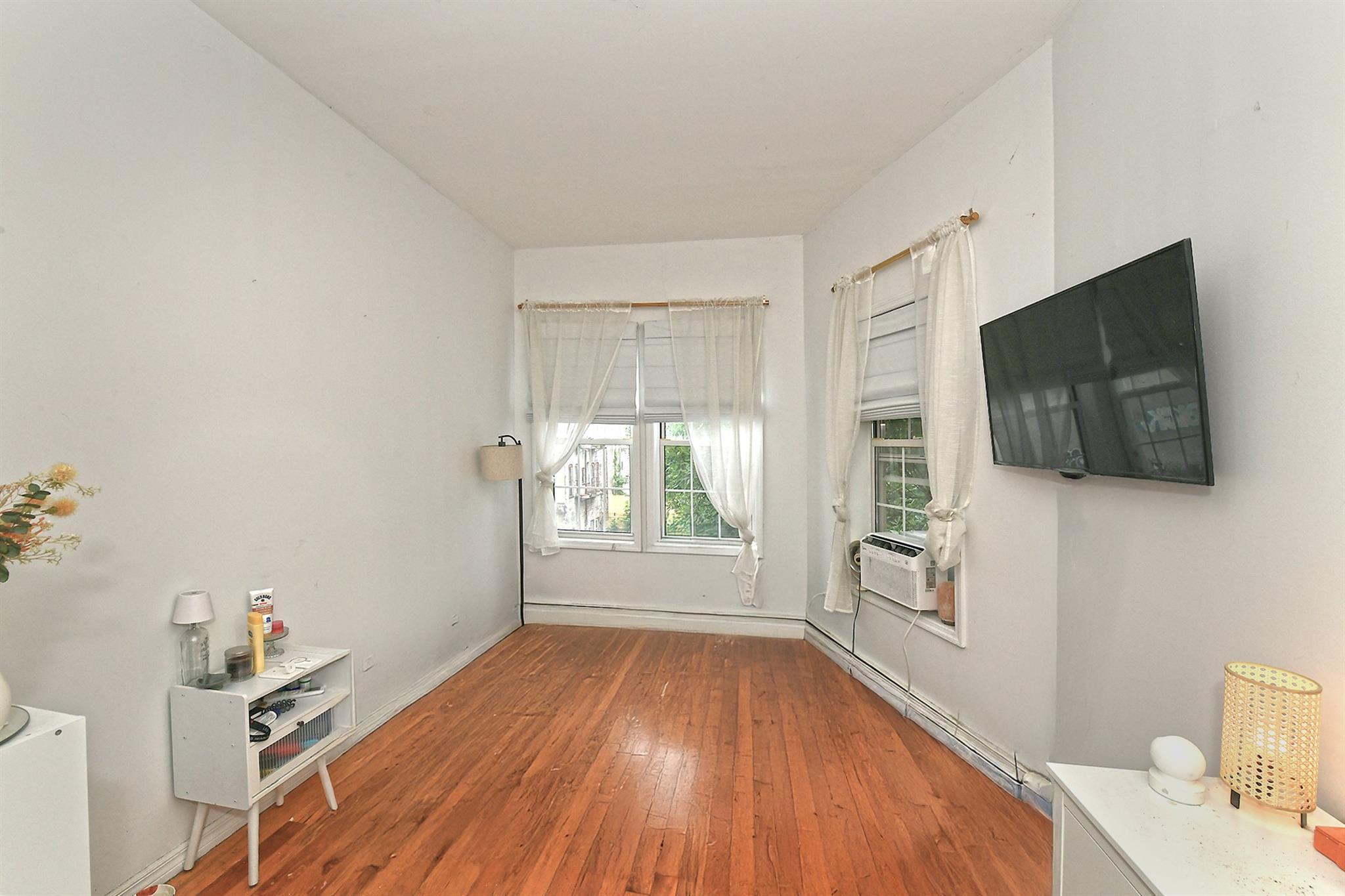 Single Family Jefferson  Brooklyn, NY 11221, MLS-881807-12