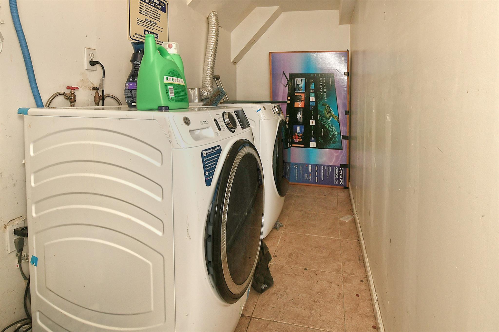 Single Family Jefferson  Brooklyn, NY 11221, MLS-881807-17