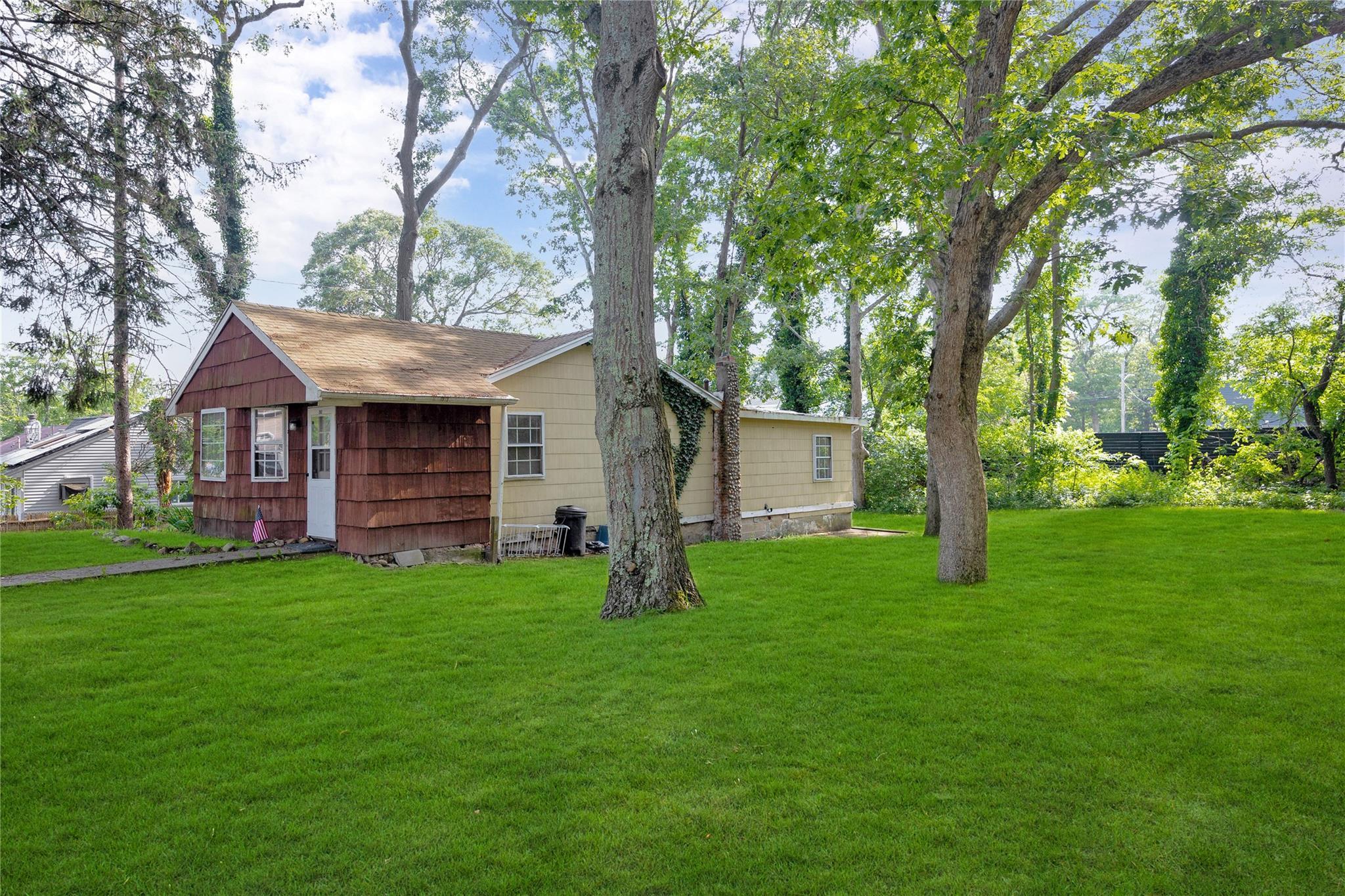 Single Family Avenue C  Suffolk County, NY 11779, MLS-881825-2
