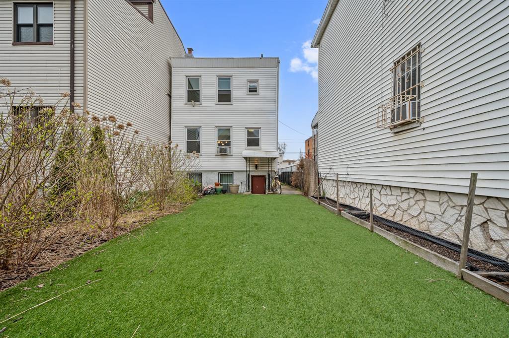 Single Family Hendrix  Brooklyn, NY 11207, MLS-881837-17