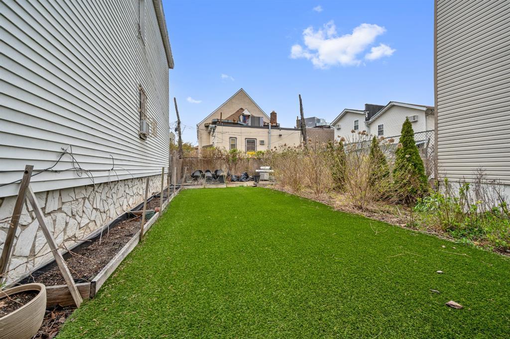 Single Family Hendrix  Brooklyn, NY 11207, MLS-881837-18