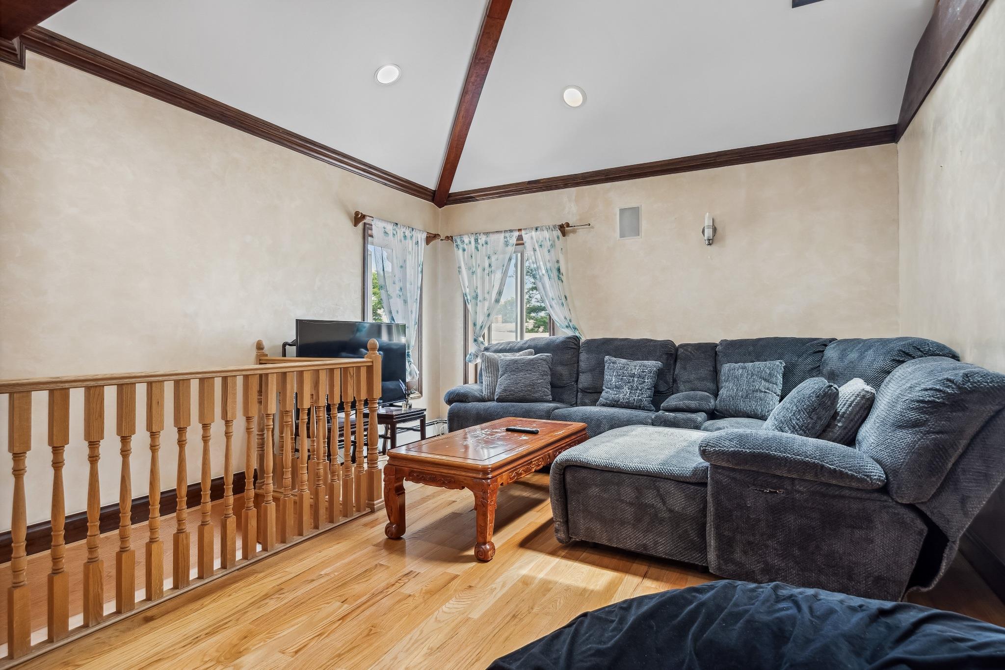 Single Family 220th  Queens, NY 11361, MLS-881868-24