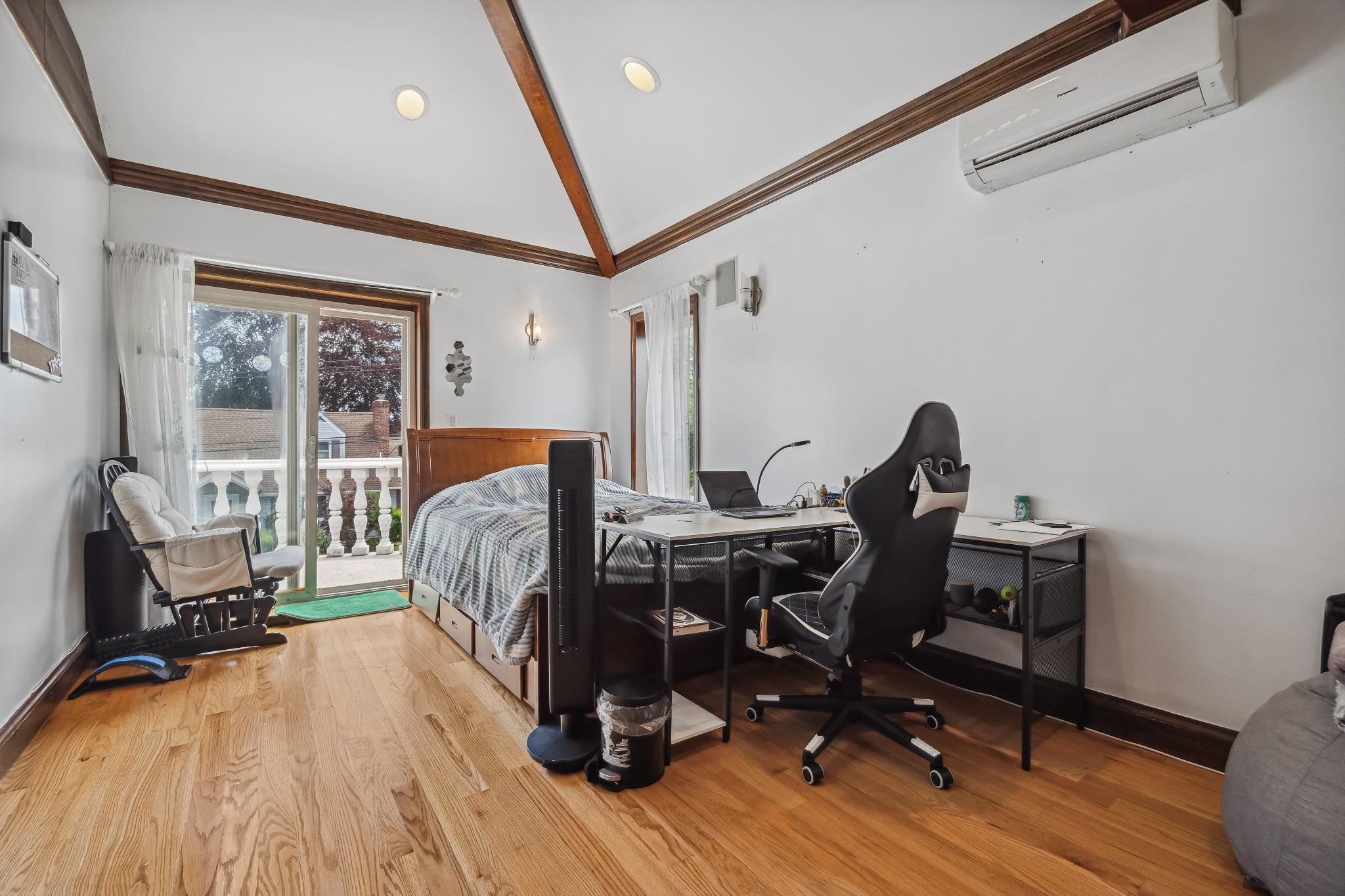 Single Family 220th  Queens, NY 11361, MLS-881868-26