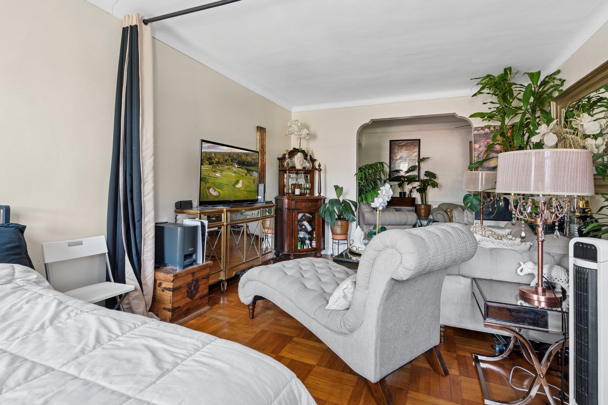 Coop Bedford  Brooklyn, NY 11210, MLS-881870-6