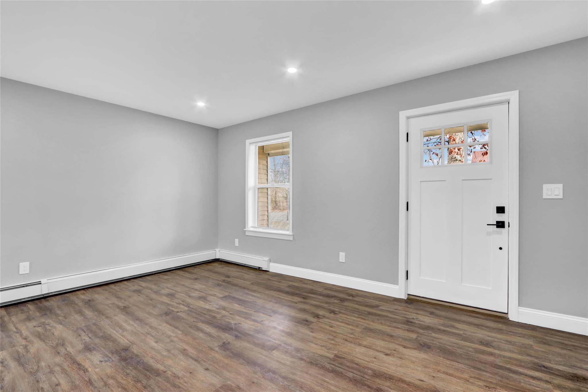 Single Family Leaf  Suffolk County, NY 11722, MLS-881920-4