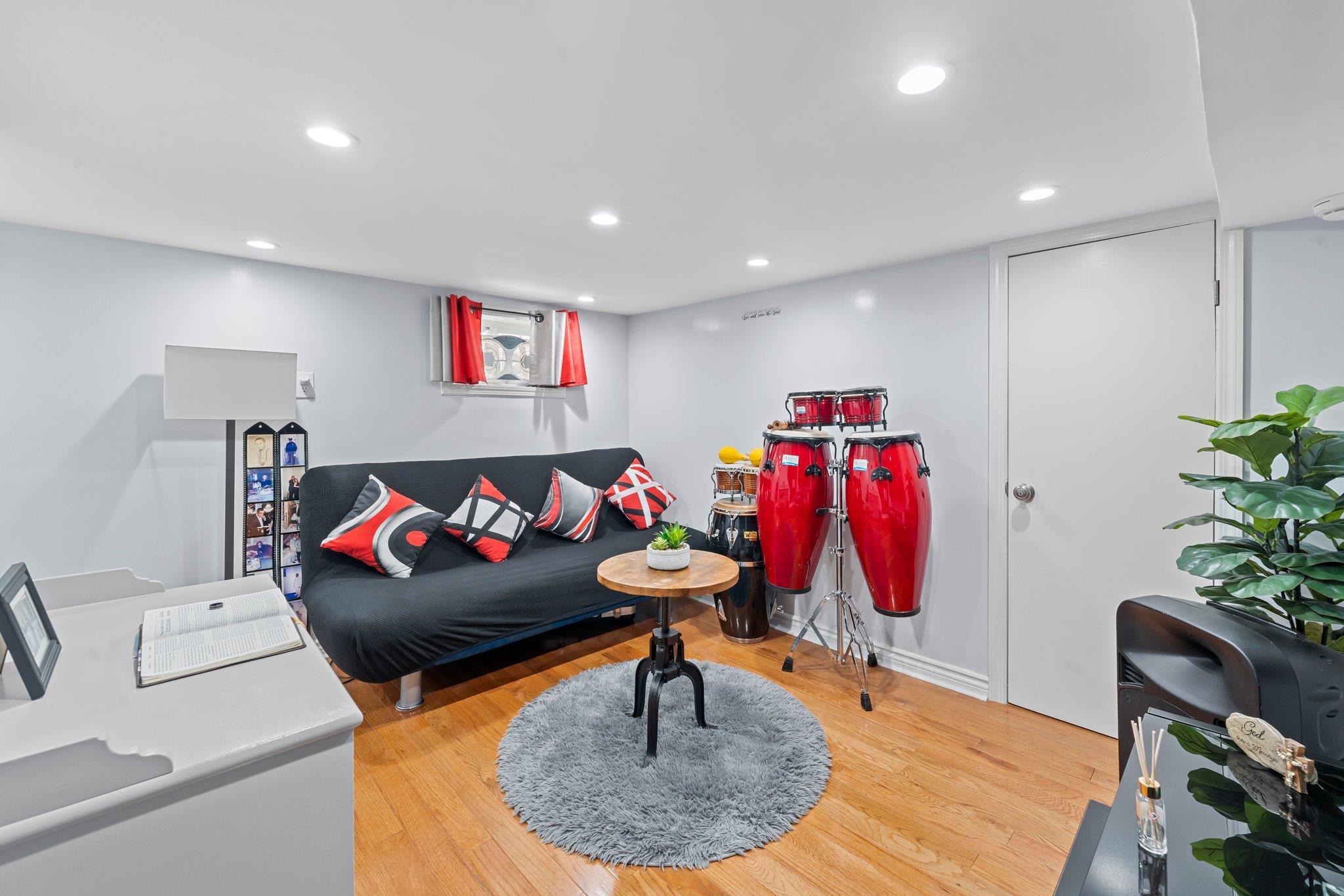 Single Family 166th  Queens, NY 11434, MLS-881928-21