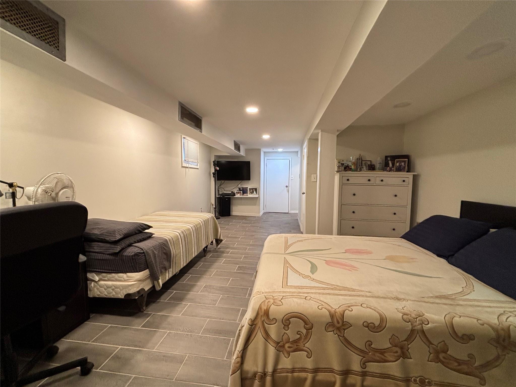 Single Family 216th  Queens, NY 11429, MLS-881939-37