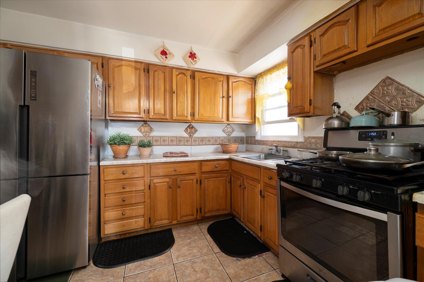 Single Family 233rd  Queens, NY 11422, MLS-882009-4