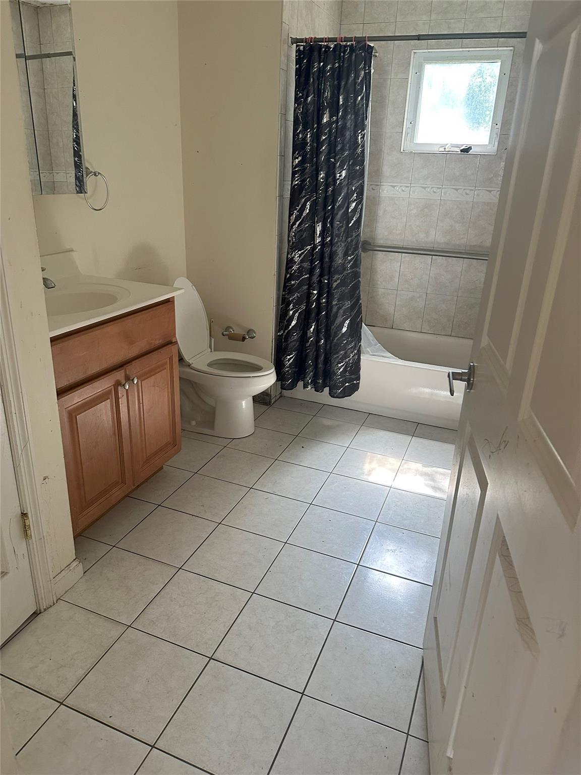 Single Family Bayview  Suffolk County, NY 11713, MLS-882028-7