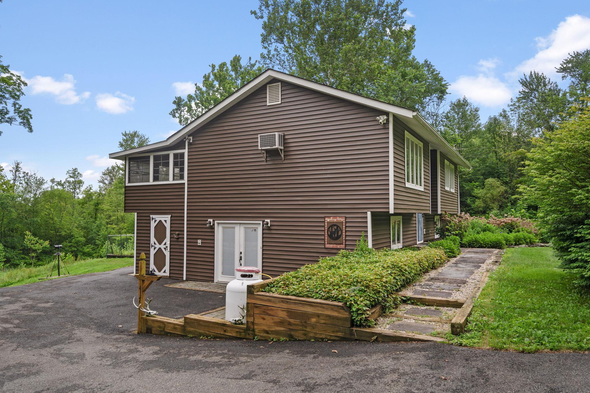 Single Family New Hurley  Ulster County, NY 12589, MLS-882061-8