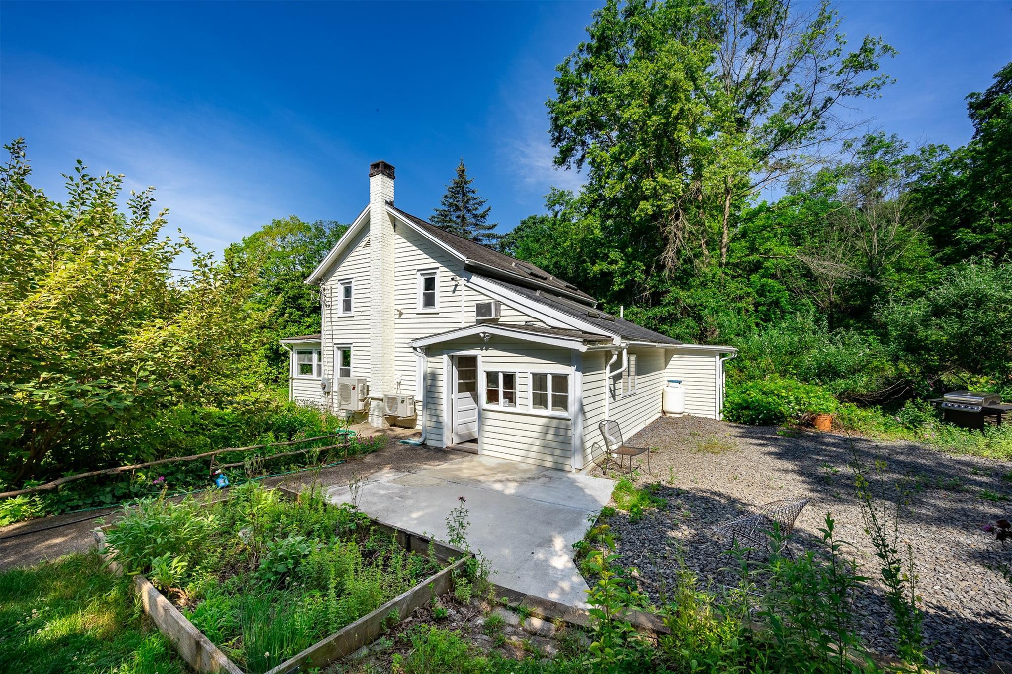 Single Family Mountain Rest  Ulster County, NY 12561, MLS-882065-42