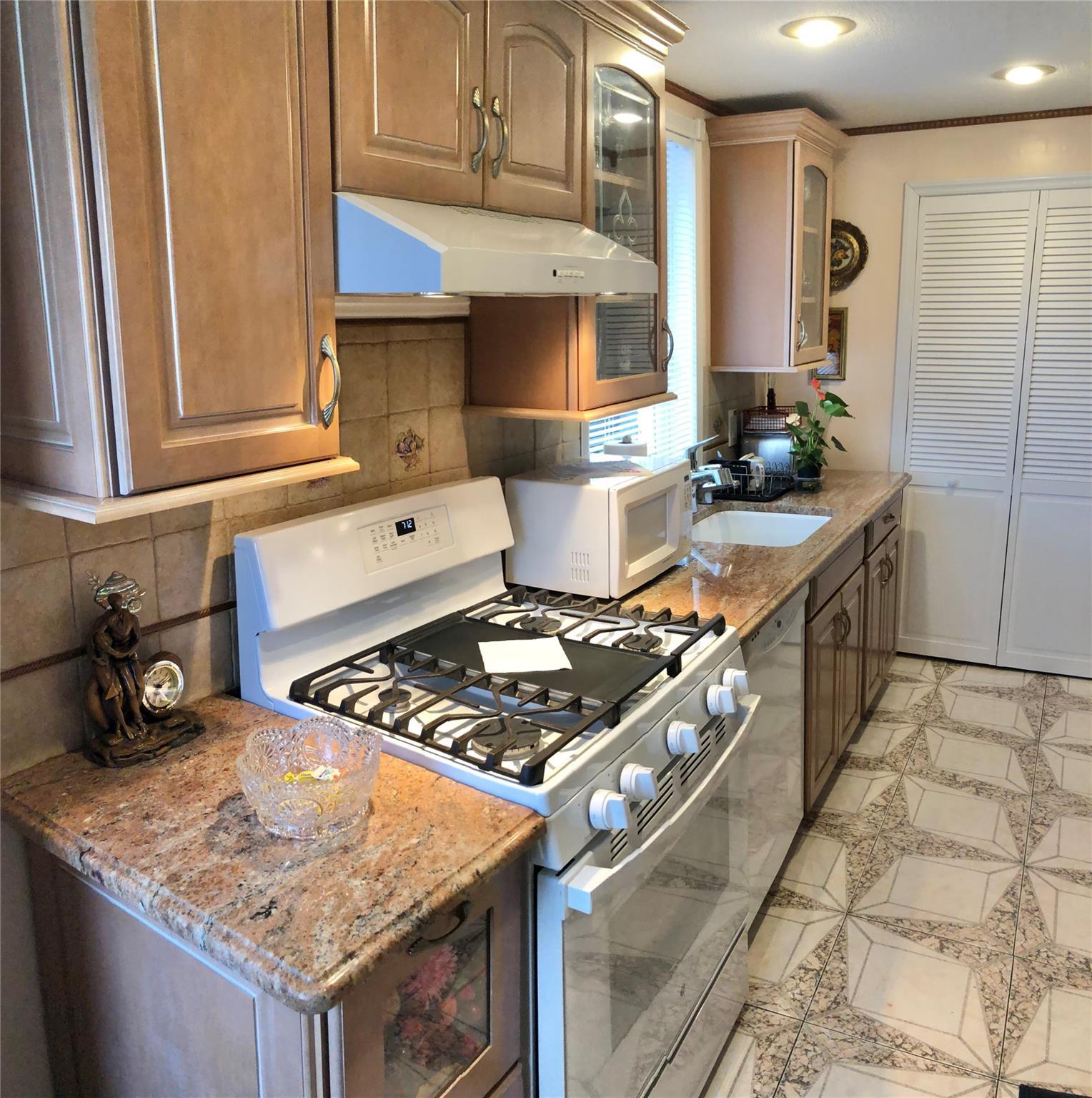 Single Family 161  Queens, NY 11414, MLS-882074-13
