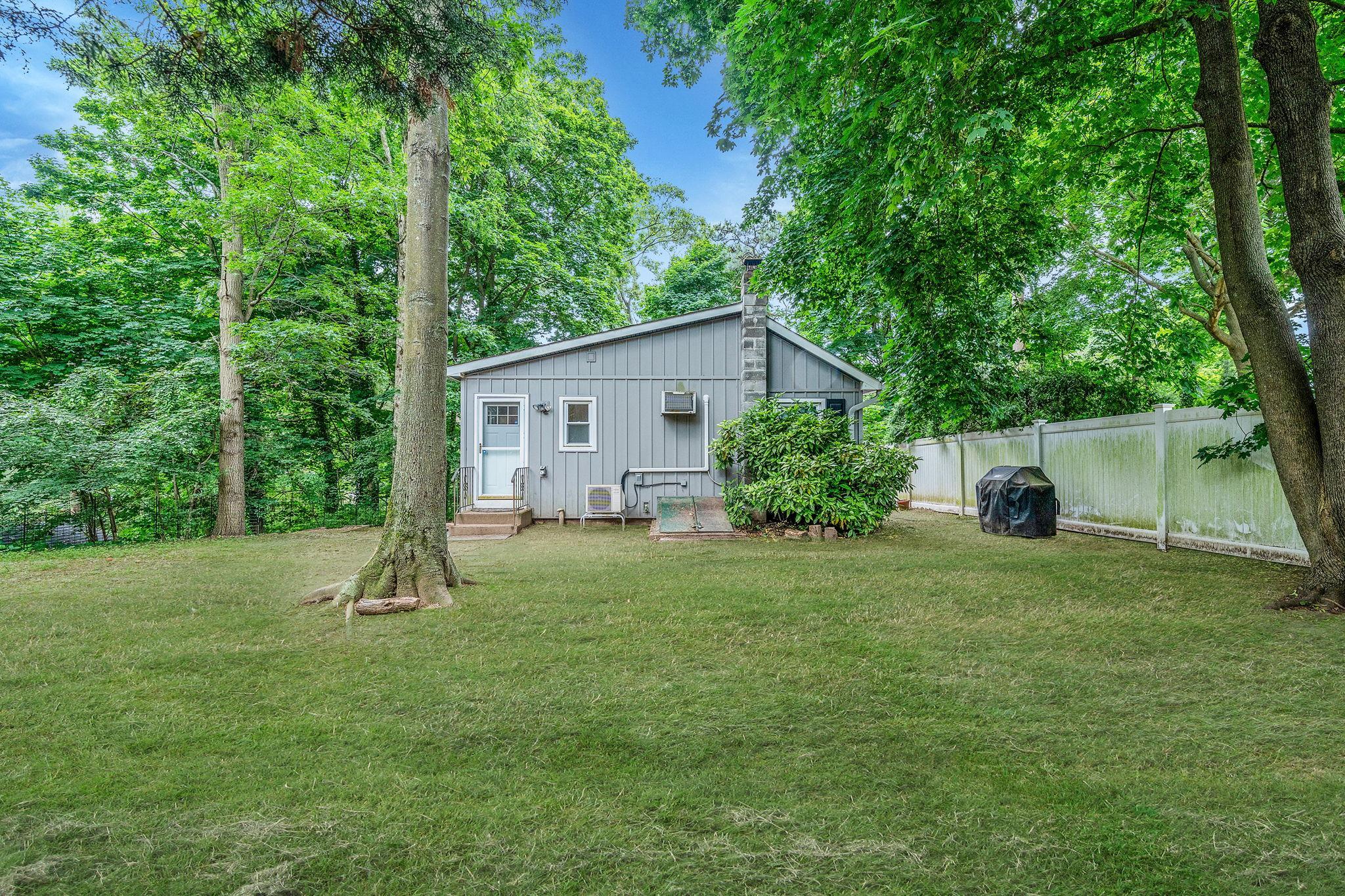 Single Family 1st  Suffolk County, NY 11767, MLS-882089-5