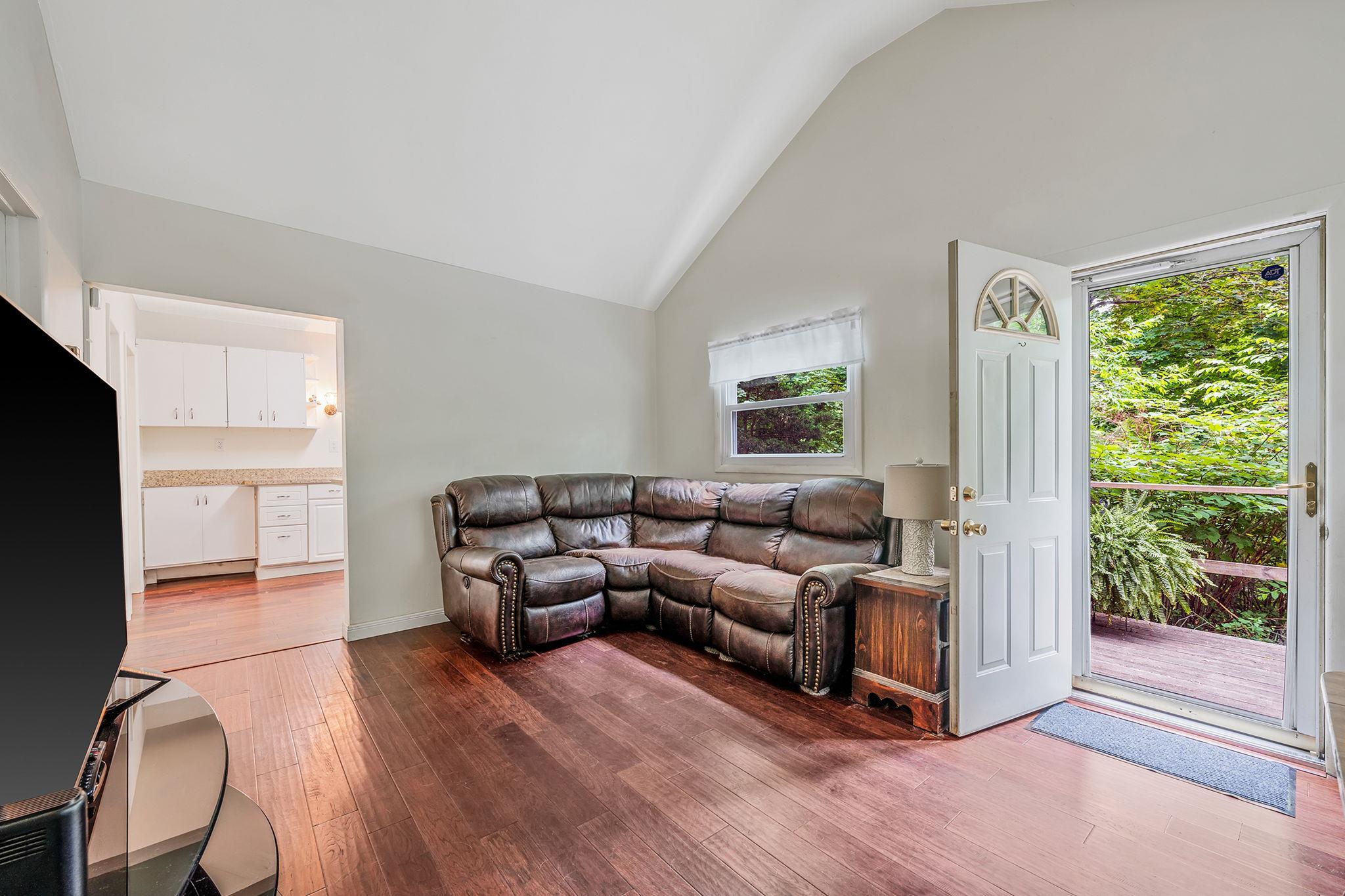 Single Family 1st  Suffolk County, NY 11767, MLS-882089-8