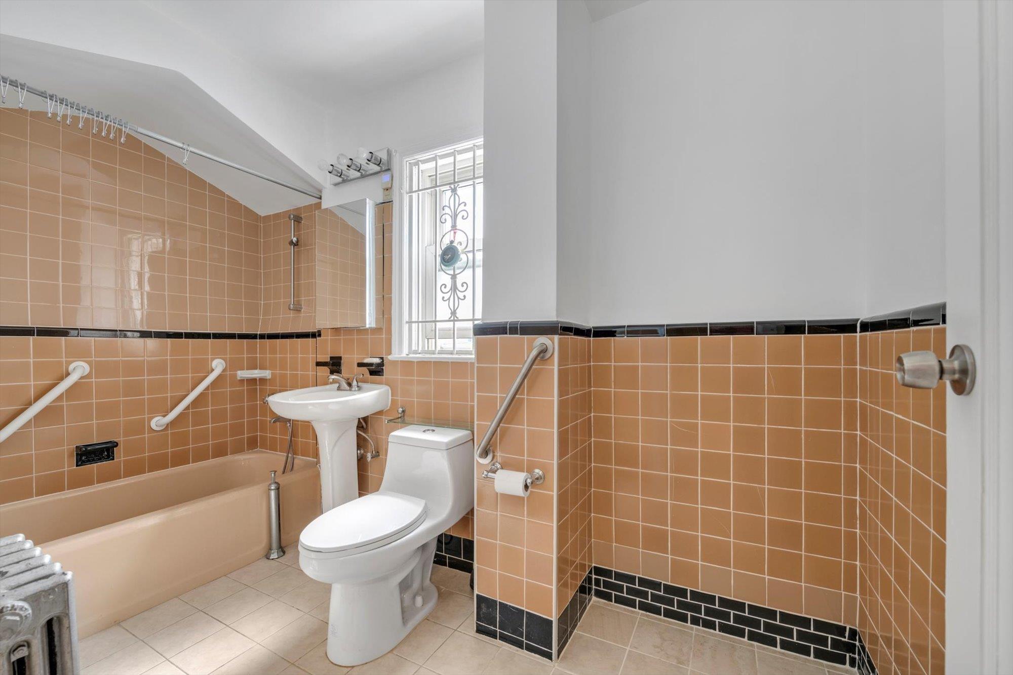 Single Family 201st  Queens, NY 11364, MLS-882098-11