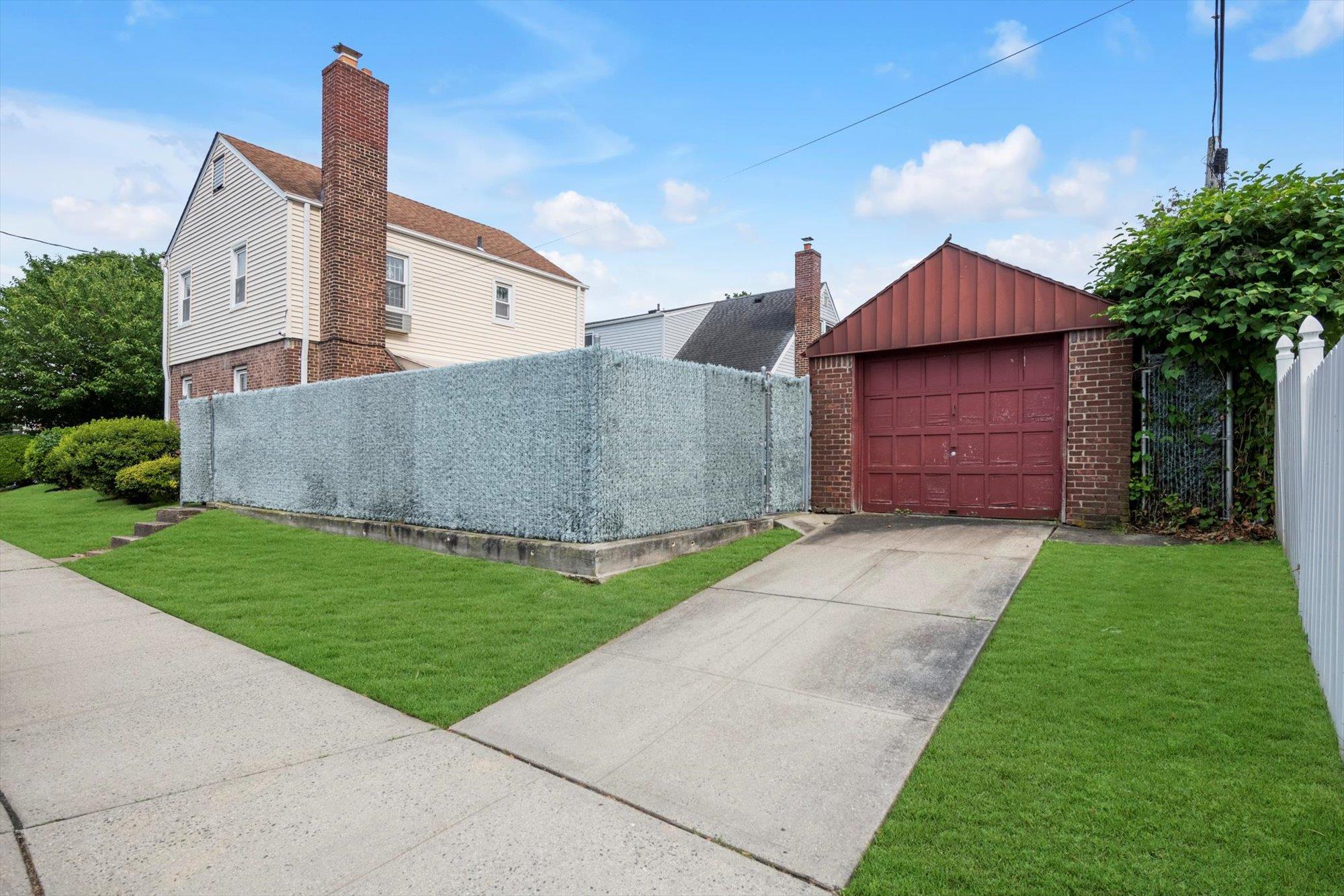 Single Family 201st  Queens, NY 11364, MLS-882098-15