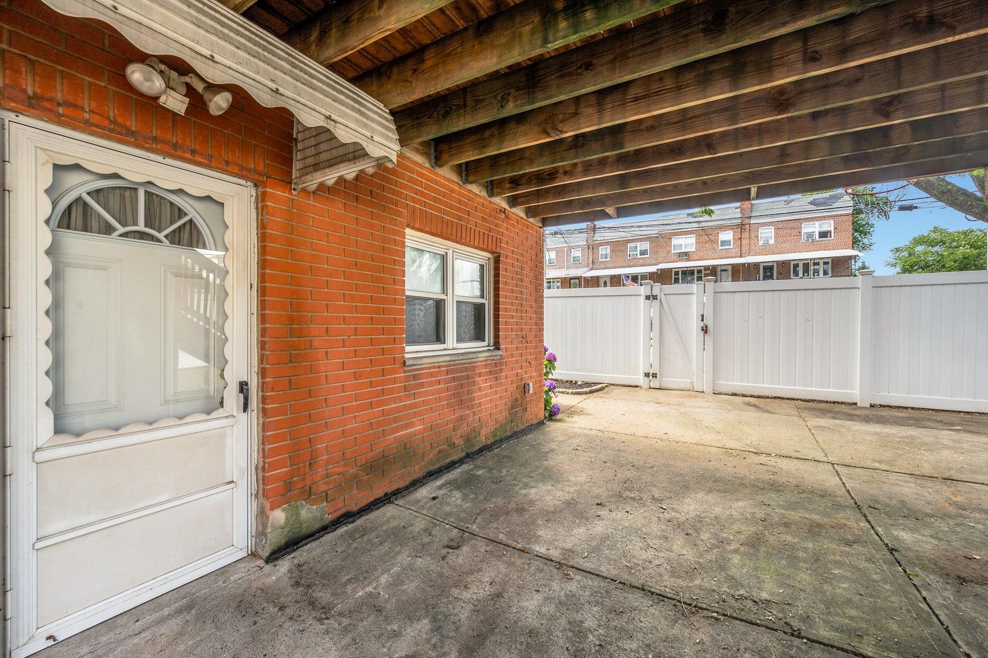 Single Family Vincent  Bronx, NY 10465, MLS-882111-18