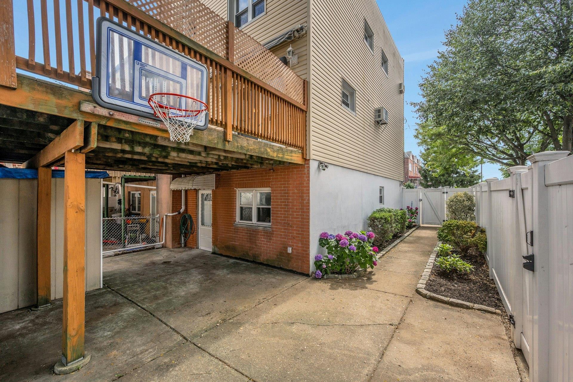 Single Family Vincent  Bronx, NY 10465, MLS-882111-19