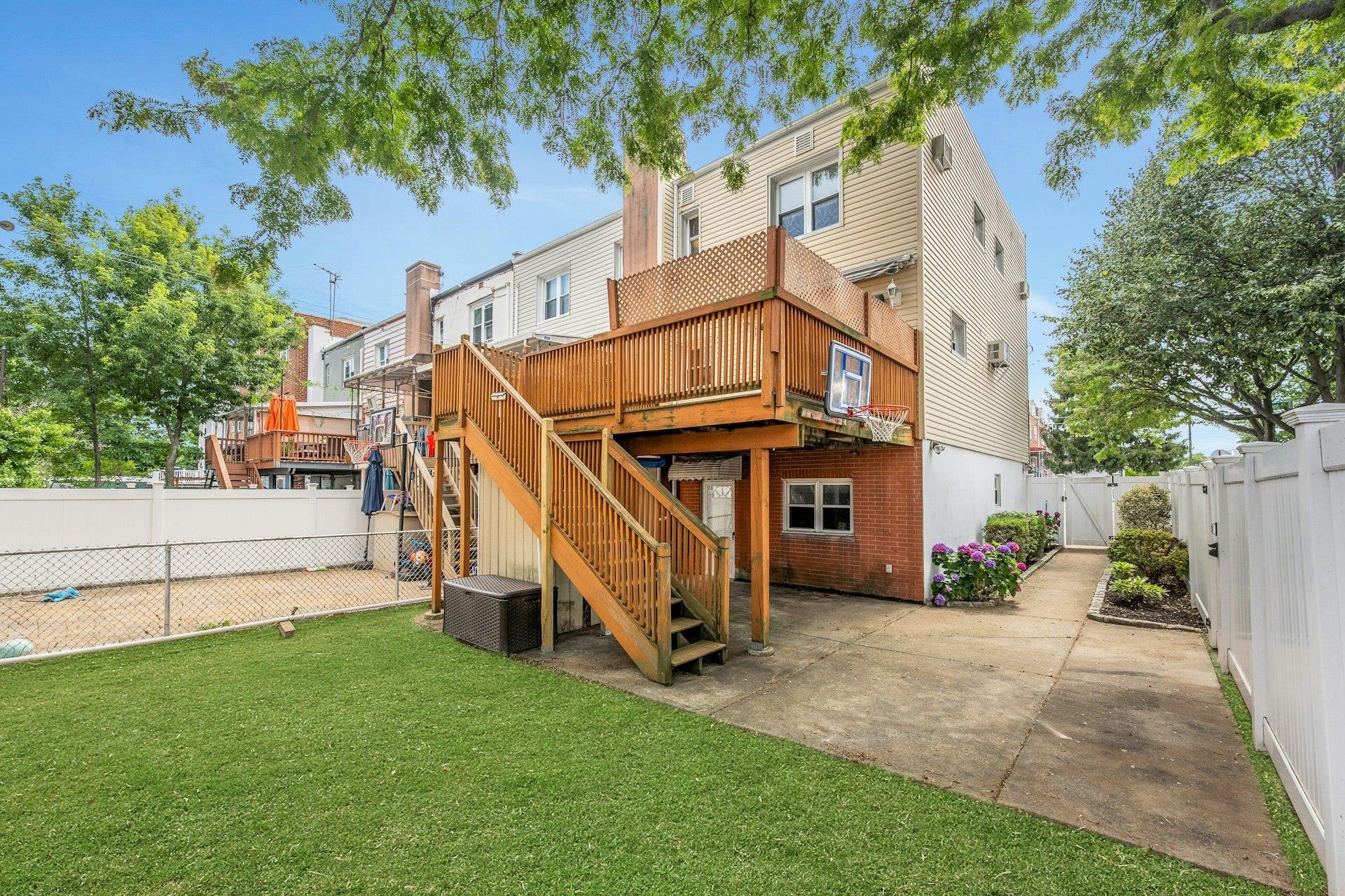 Single Family Vincent  Bronx, NY 10465, MLS-882111-20