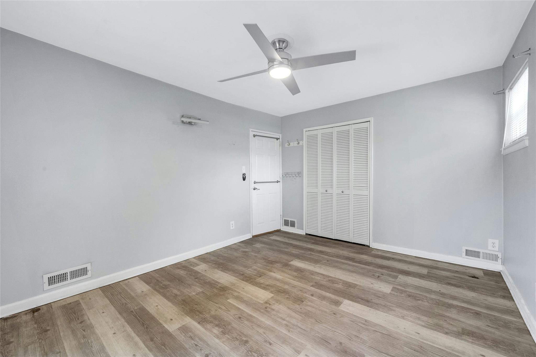 Single Family Vincent  Bronx, NY 10465, MLS-882111-28