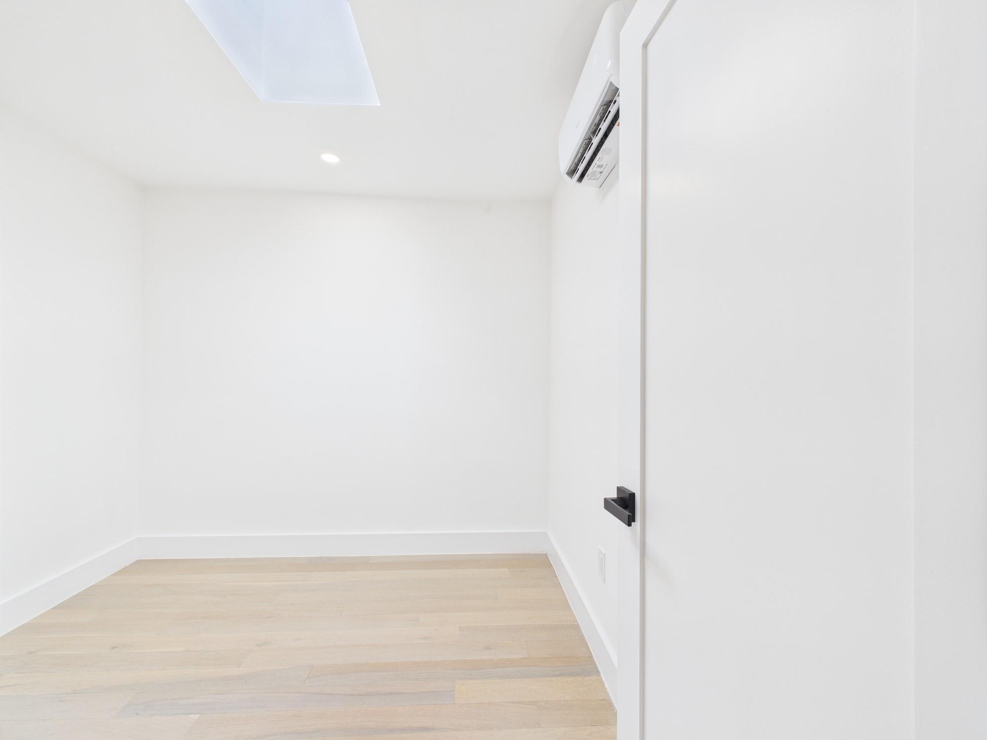 Single Family 223rd  Bronx, NY 10466, MLS-882116-11