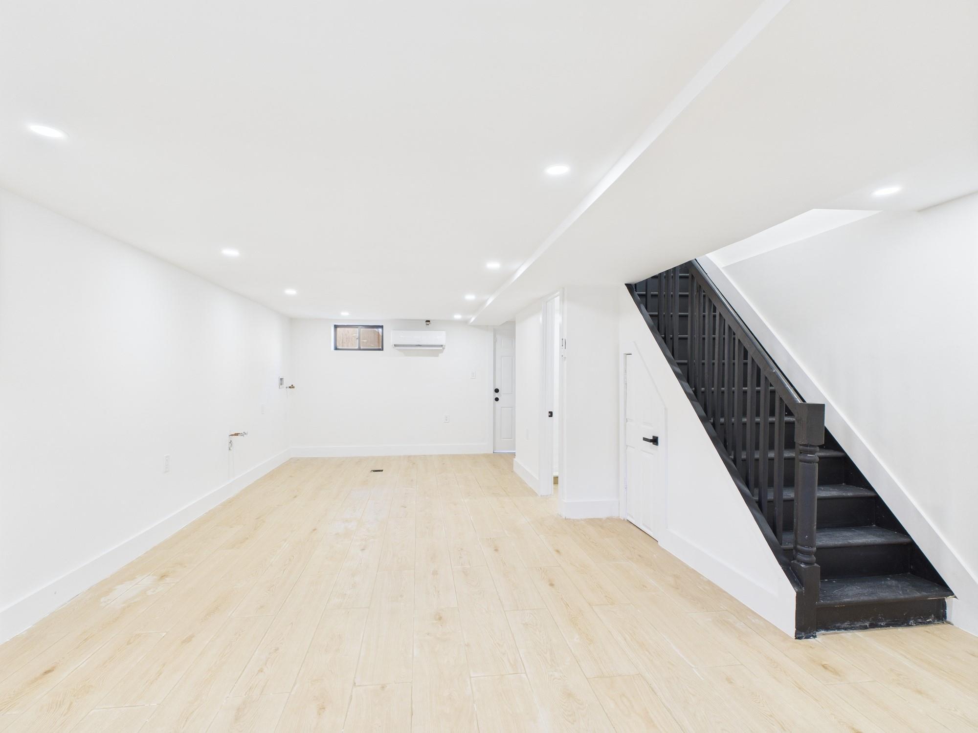 Single Family 223rd  Bronx, NY 10466, MLS-882116-13