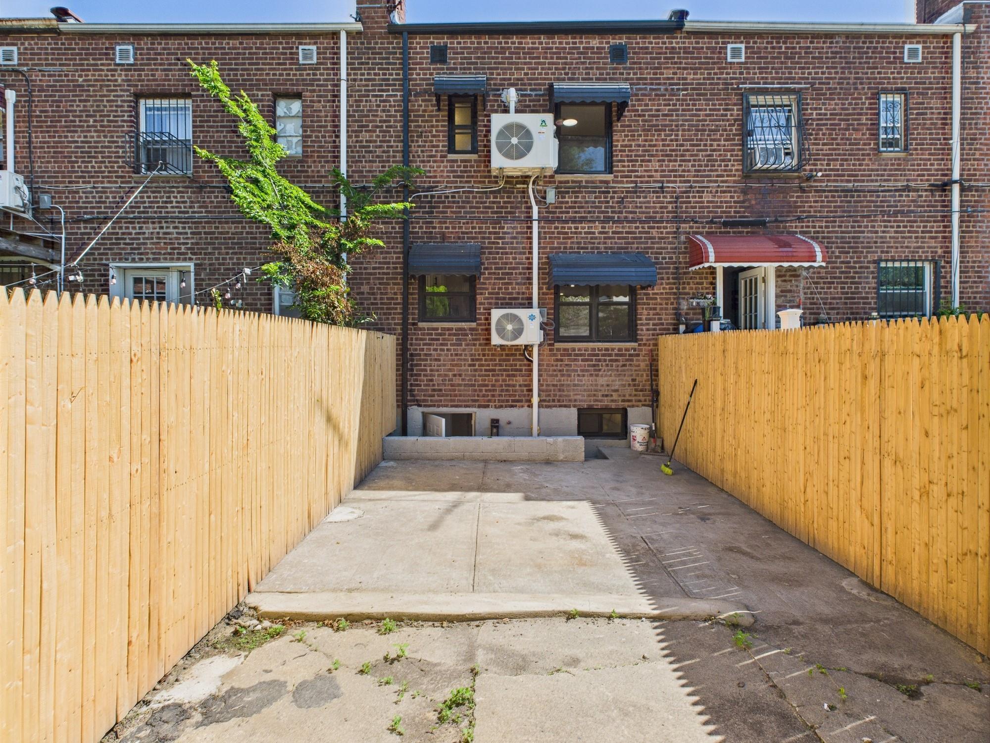 Single Family 223rd  Bronx, NY 10466, MLS-882116-16